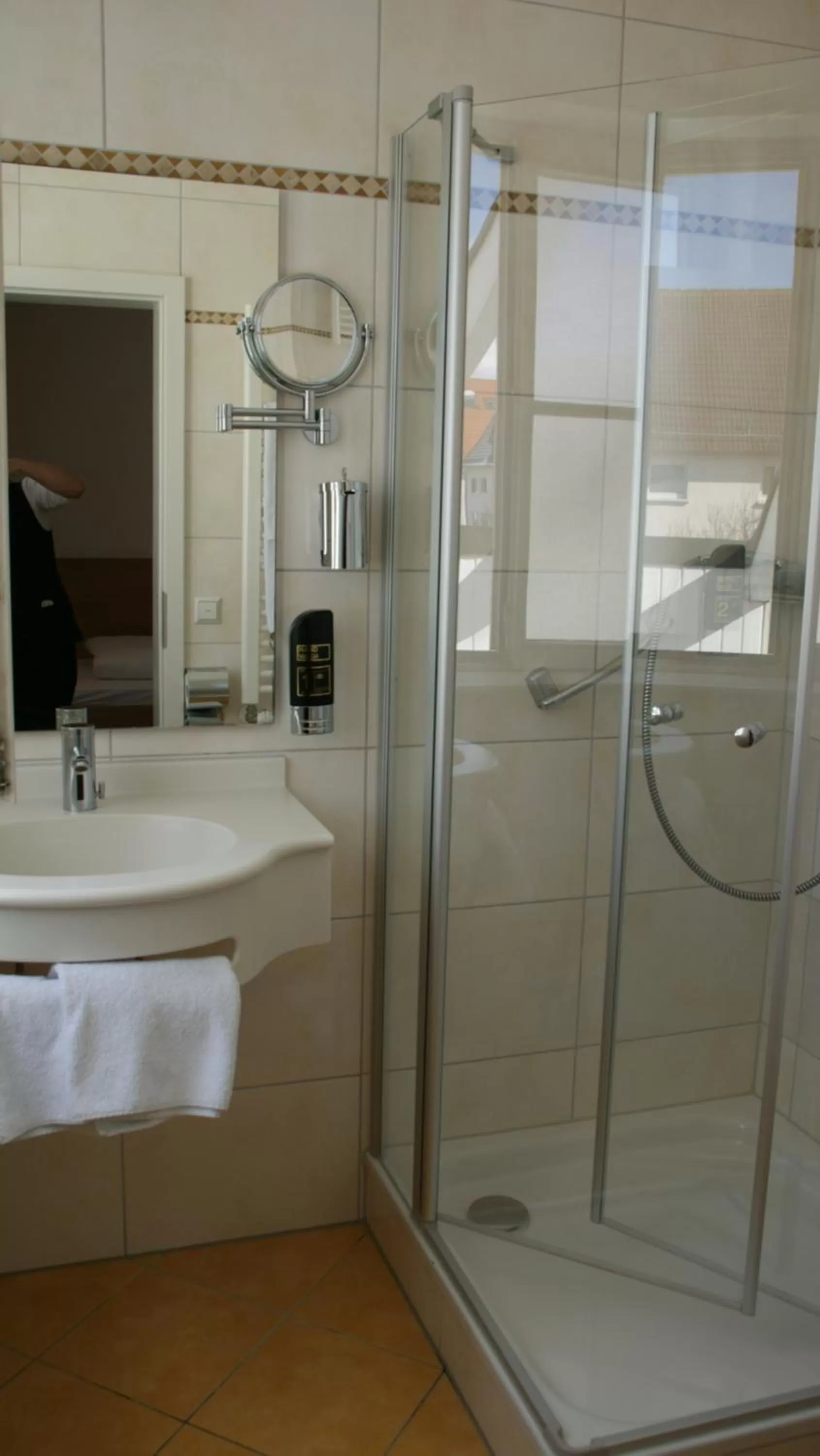 Shower in Hotel Engel