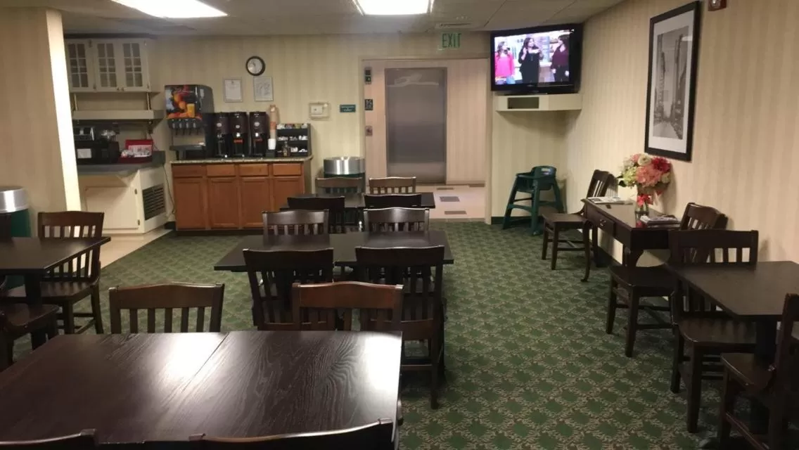 Restaurant/places to eat in Greystone Inn & Suites