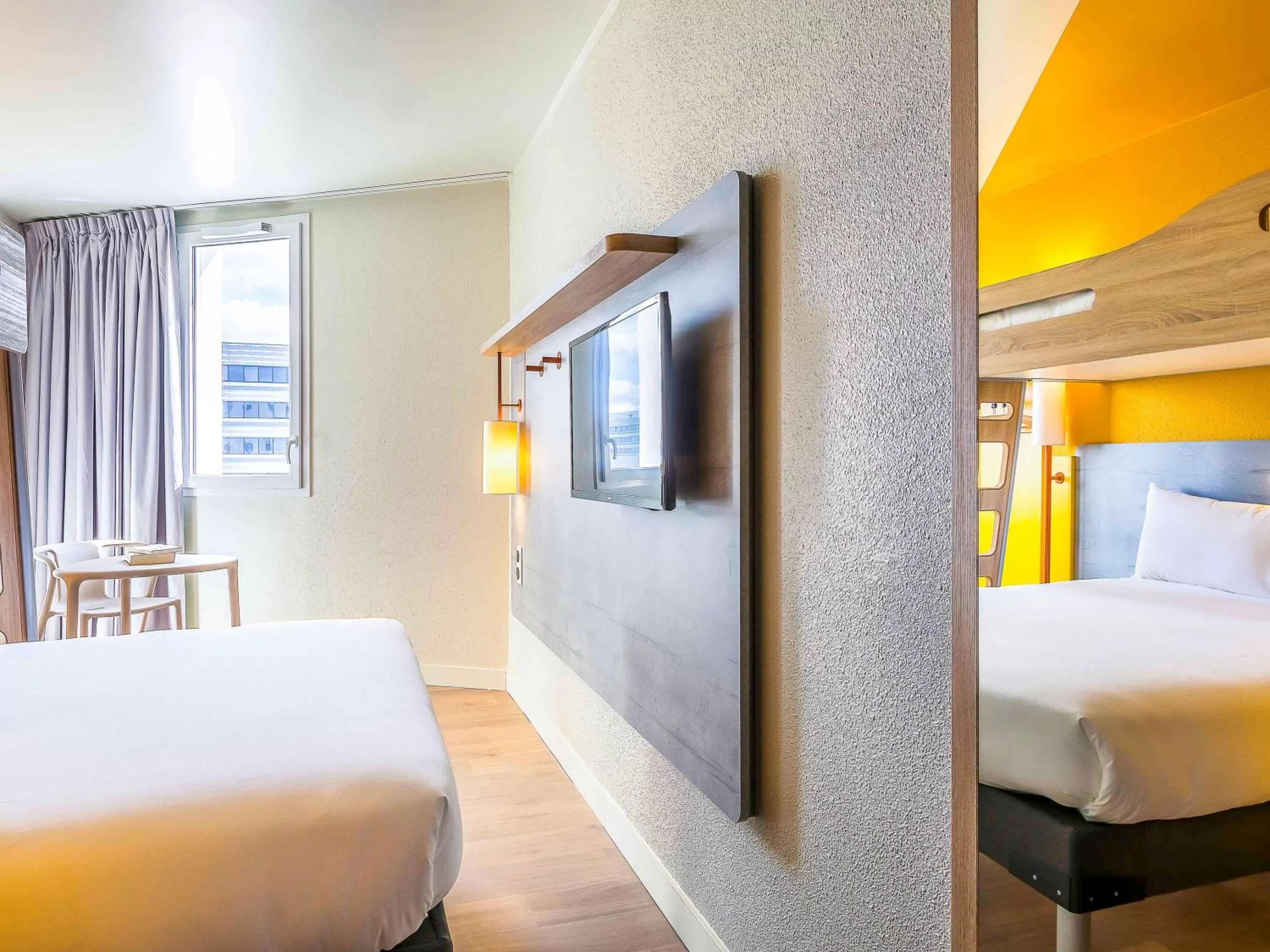 Photo of the whole room, Bed in ibis budget Fontainebleau Avon