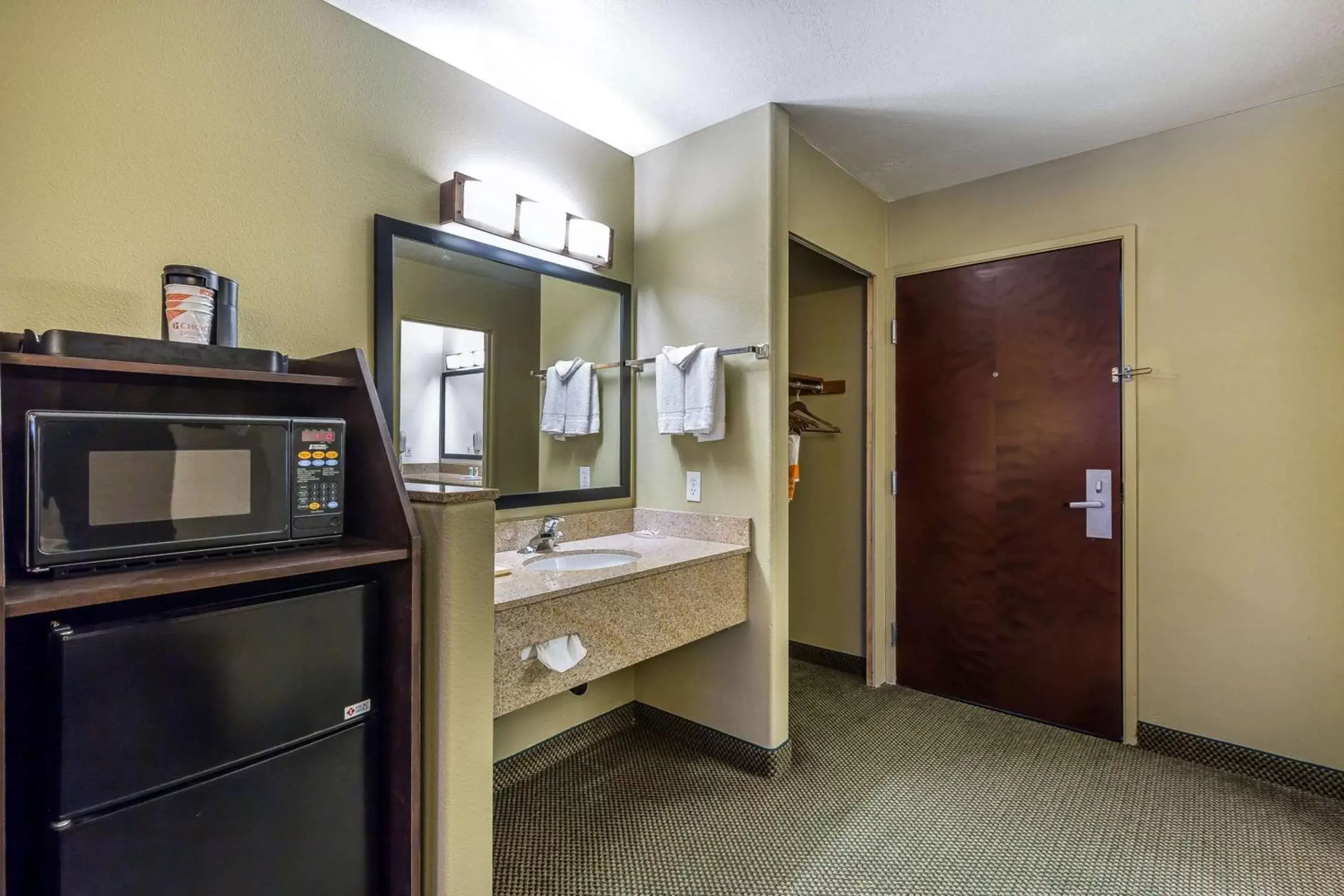 Photo of the whole room, Bathroom in Quality Inn Washington - St George North