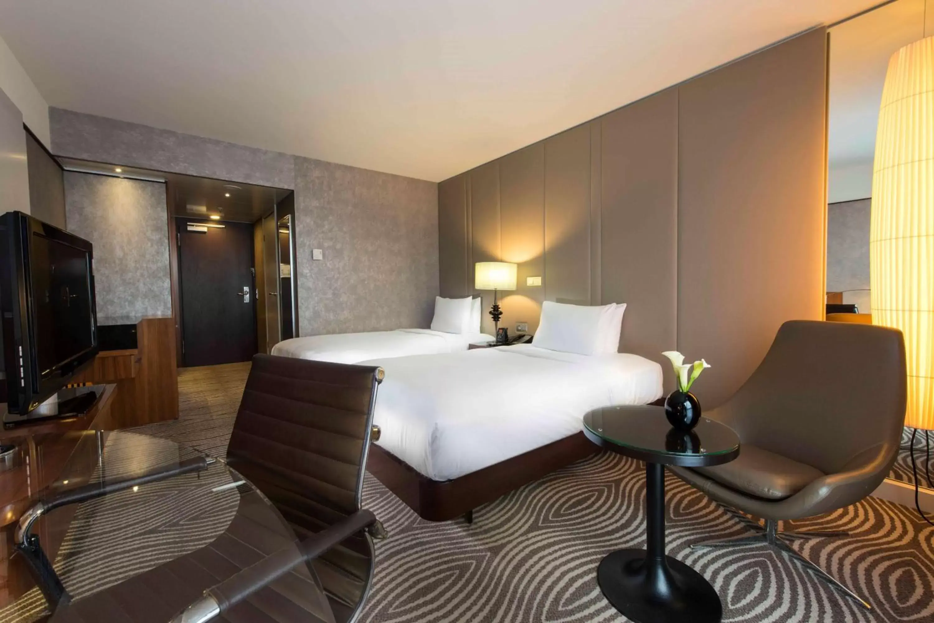 Bedroom, Bed in Hilton Berlin