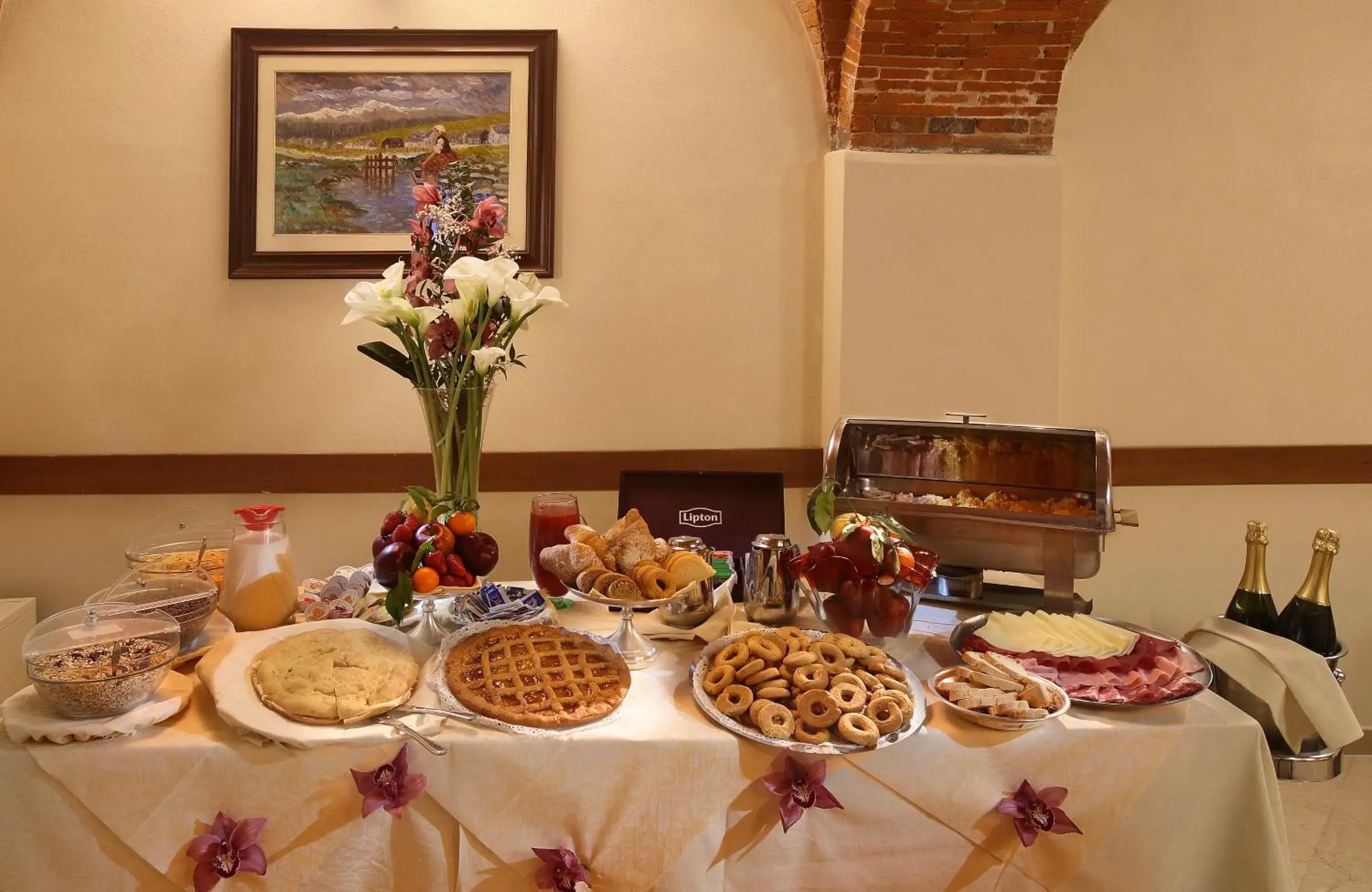 American breakfast in Grand Hotel Plaza & Locanda Maggiore