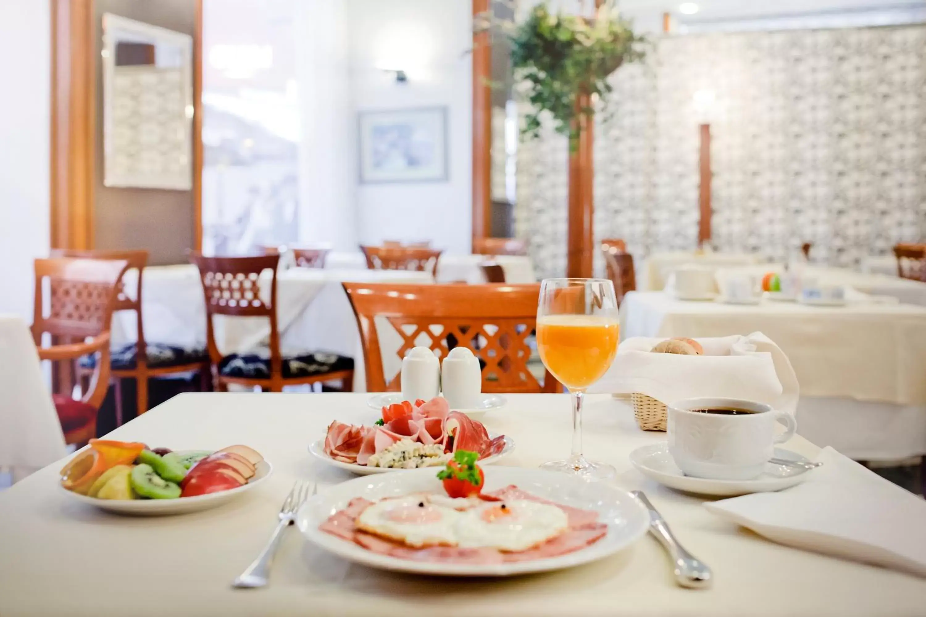 Buffet breakfast, Restaurant/Places to Eat in Hotel Dubrovnik