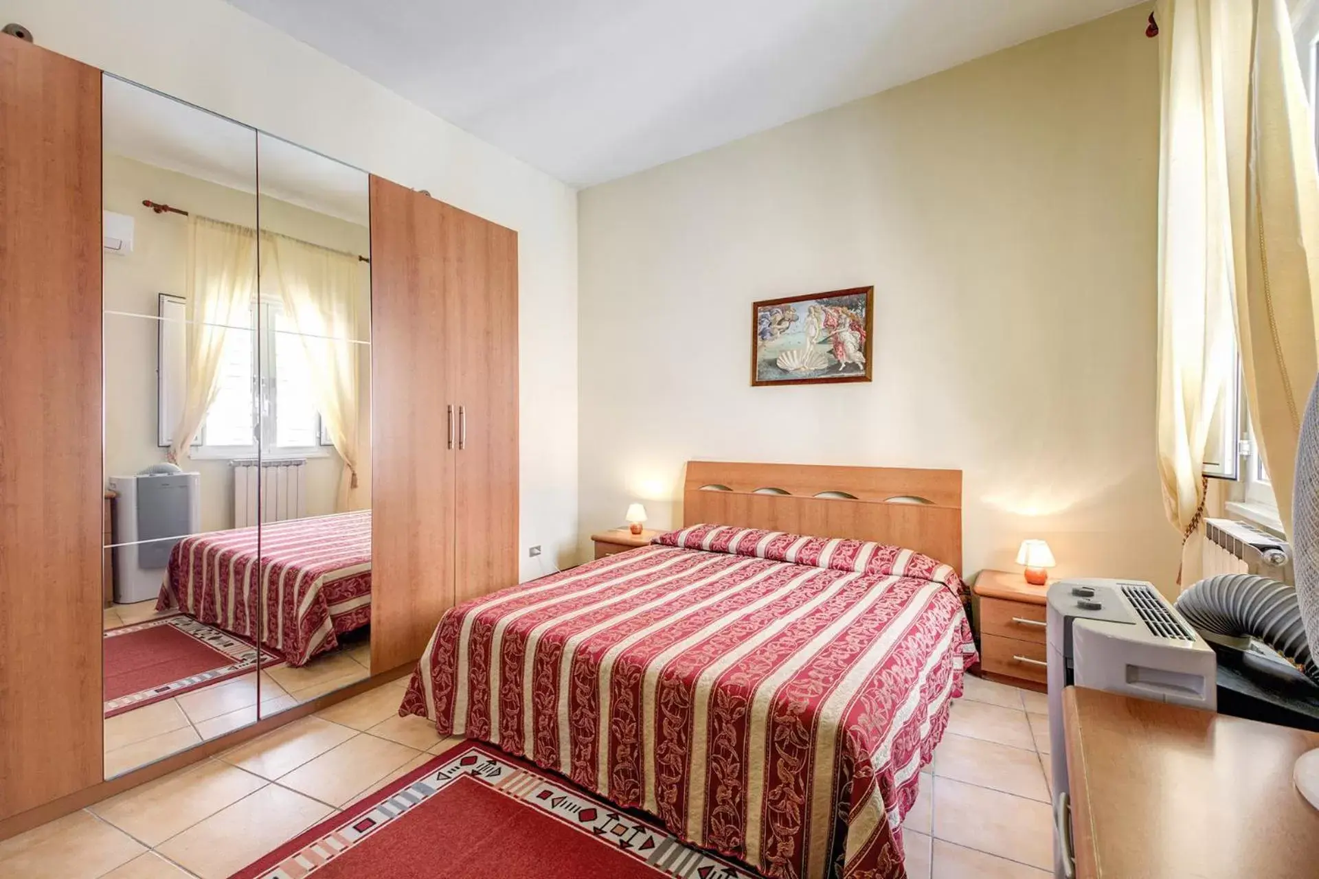 Bedroom, Bed in Buonarroti Suite
