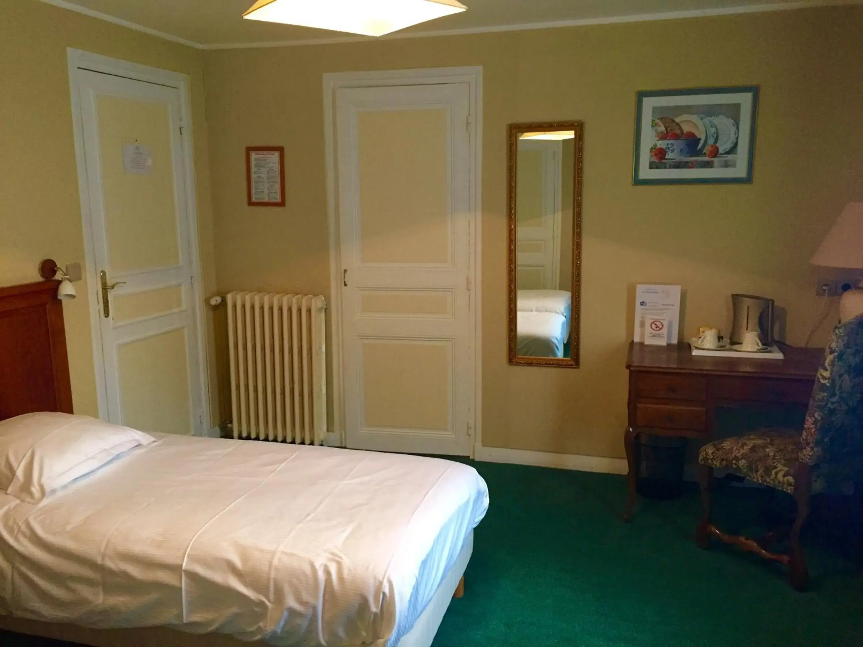 Photo of the whole room, Bed in Hotel de Normandie