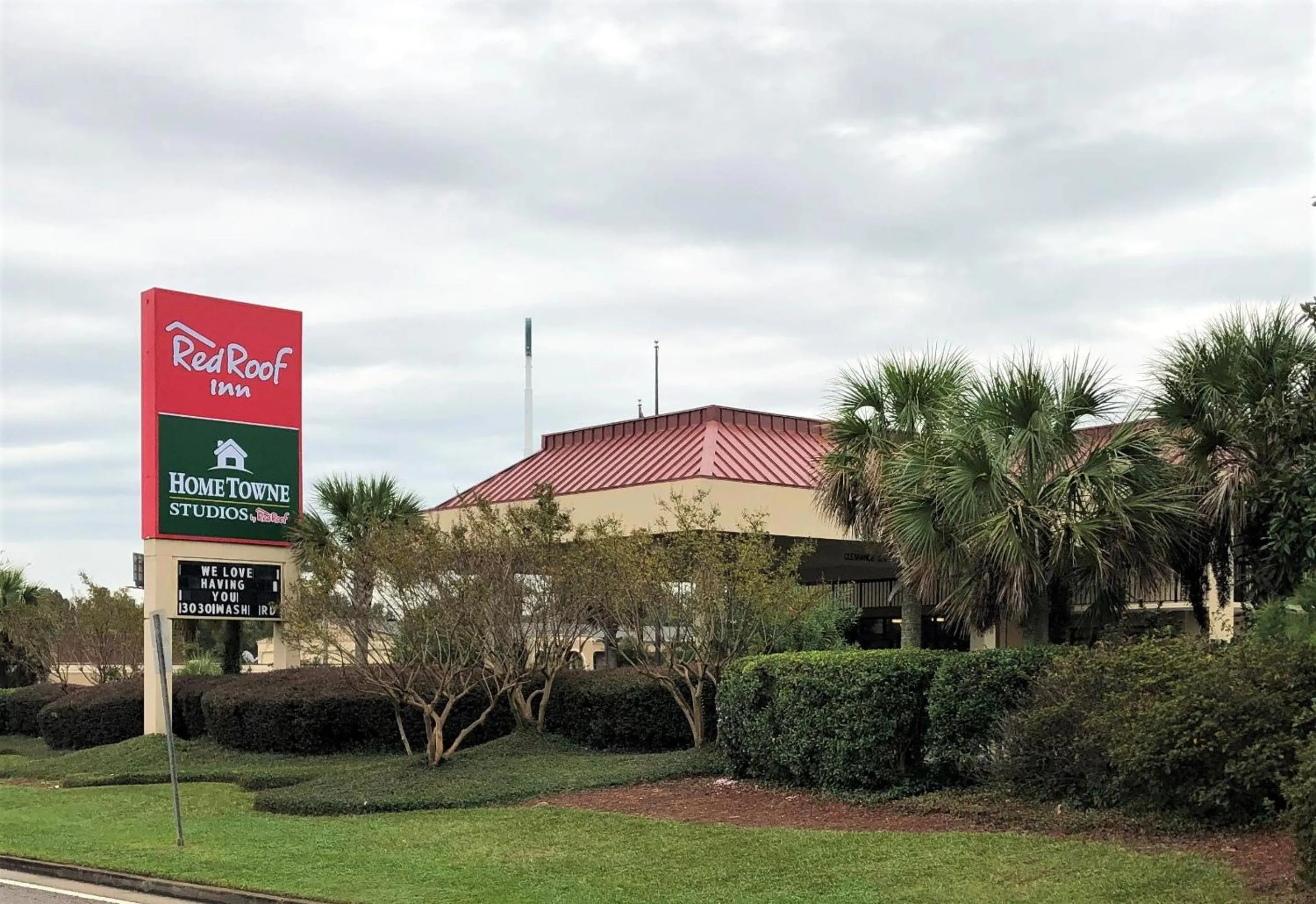 Property building in HomeTowne Studios by Red Roof Augusta