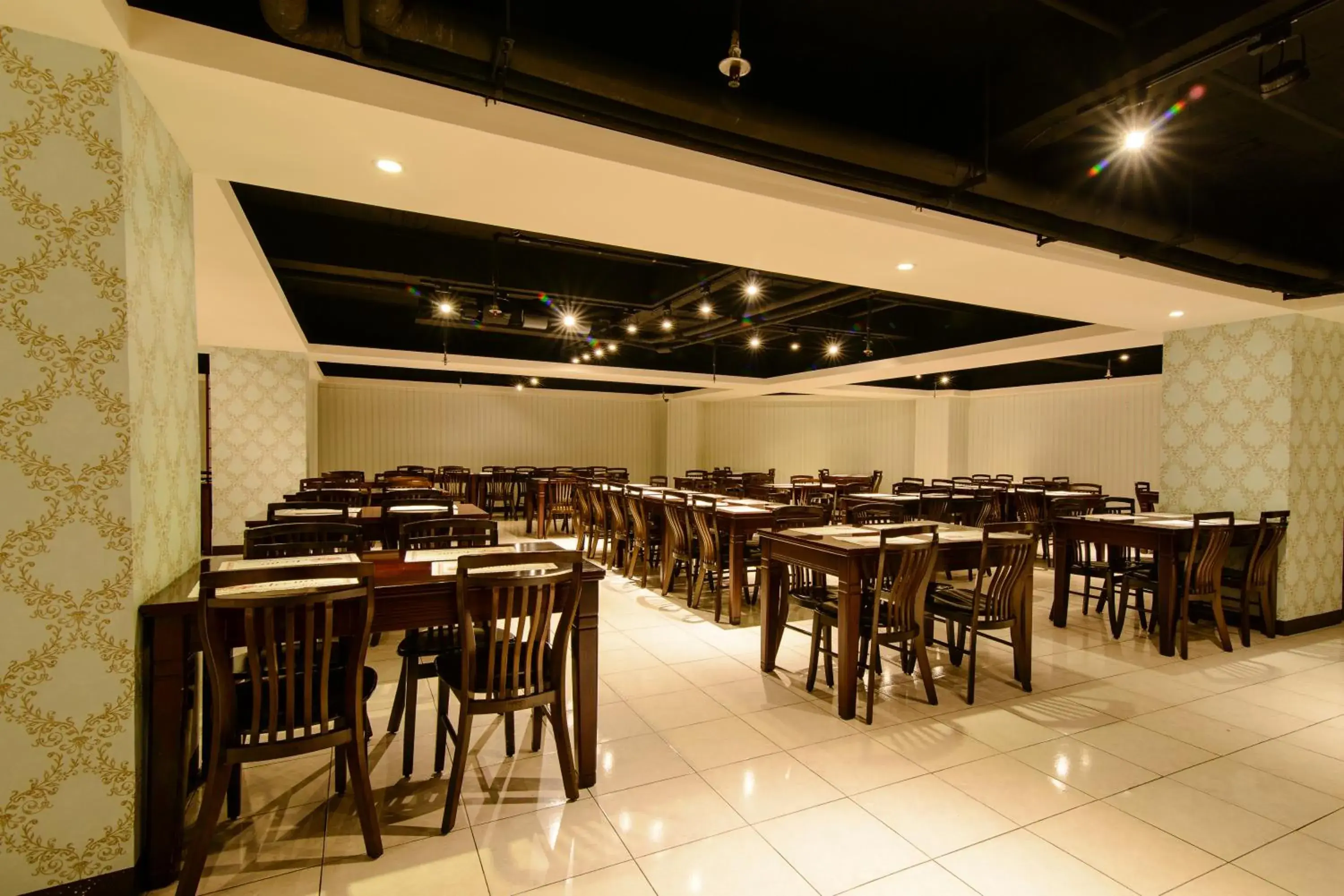 Breakfast, Restaurant/Places to Eat in SAN HUA HOTEL