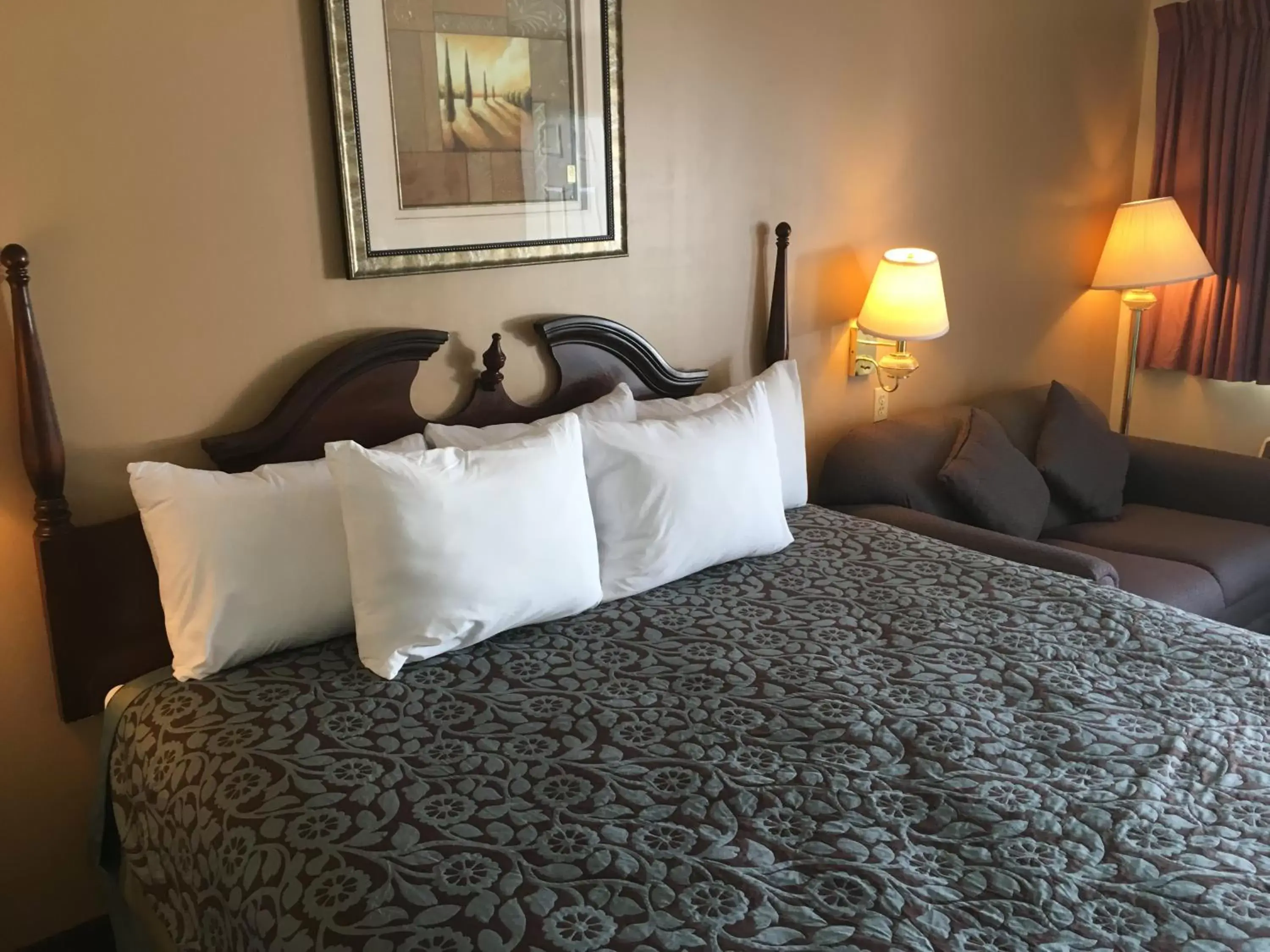 Bed in Days Inn by Wyndham Picayune