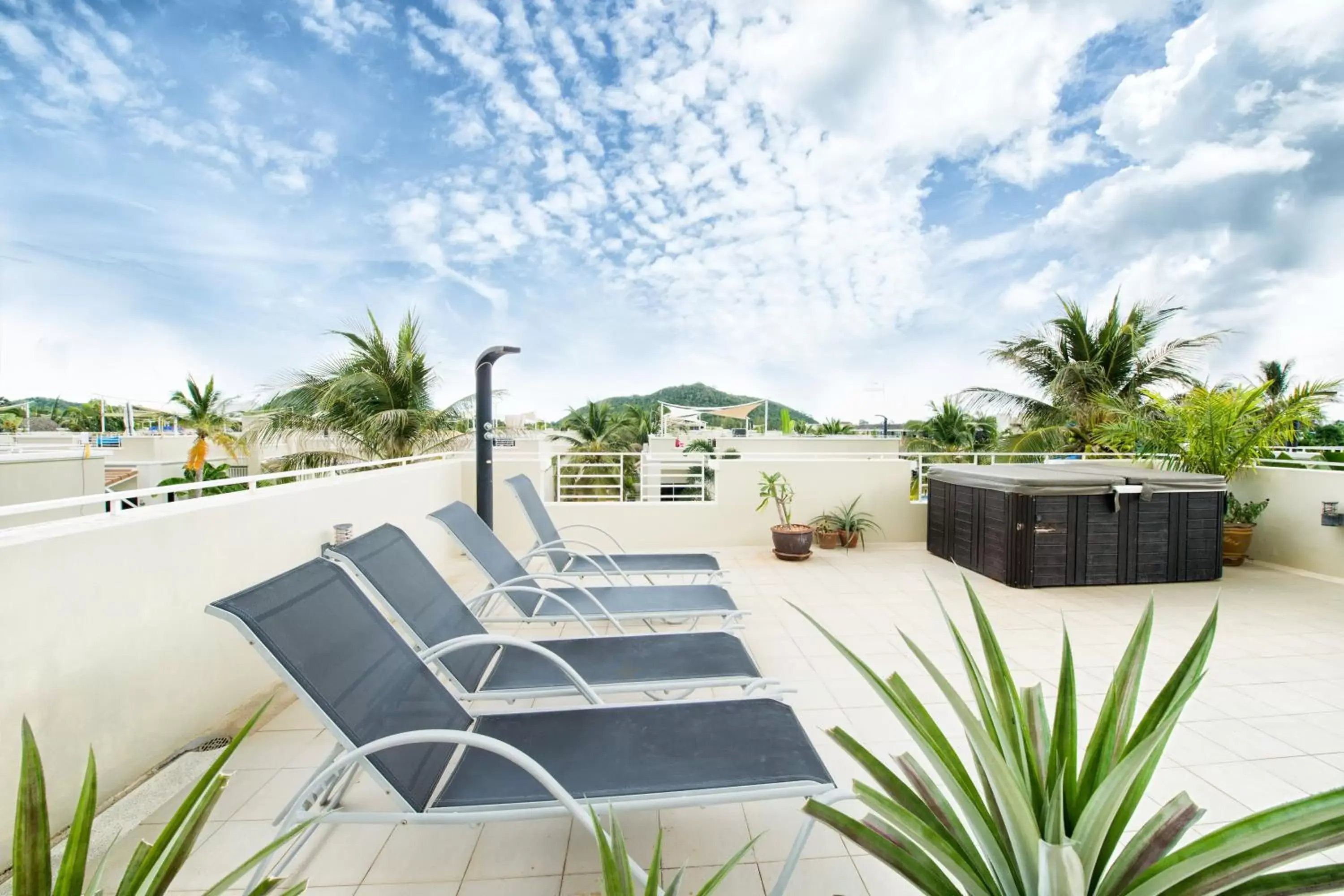 Hot Tub in Oriental Beach Pearl Resort