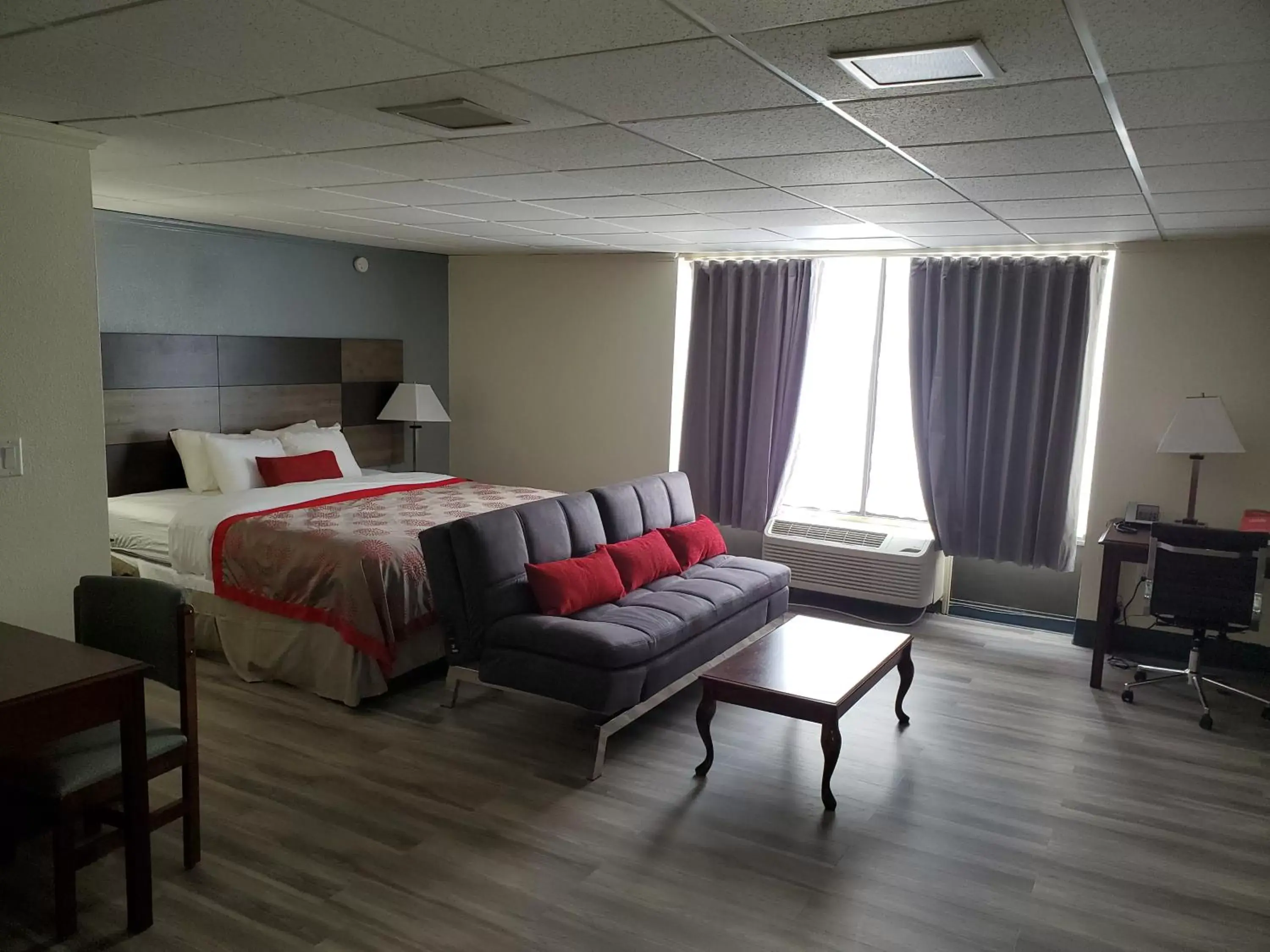Photo of the whole room, Bed in Ramada by Wyndham North Platte Photo of the whole room, Bed in Ramada by Wyndham North Platte