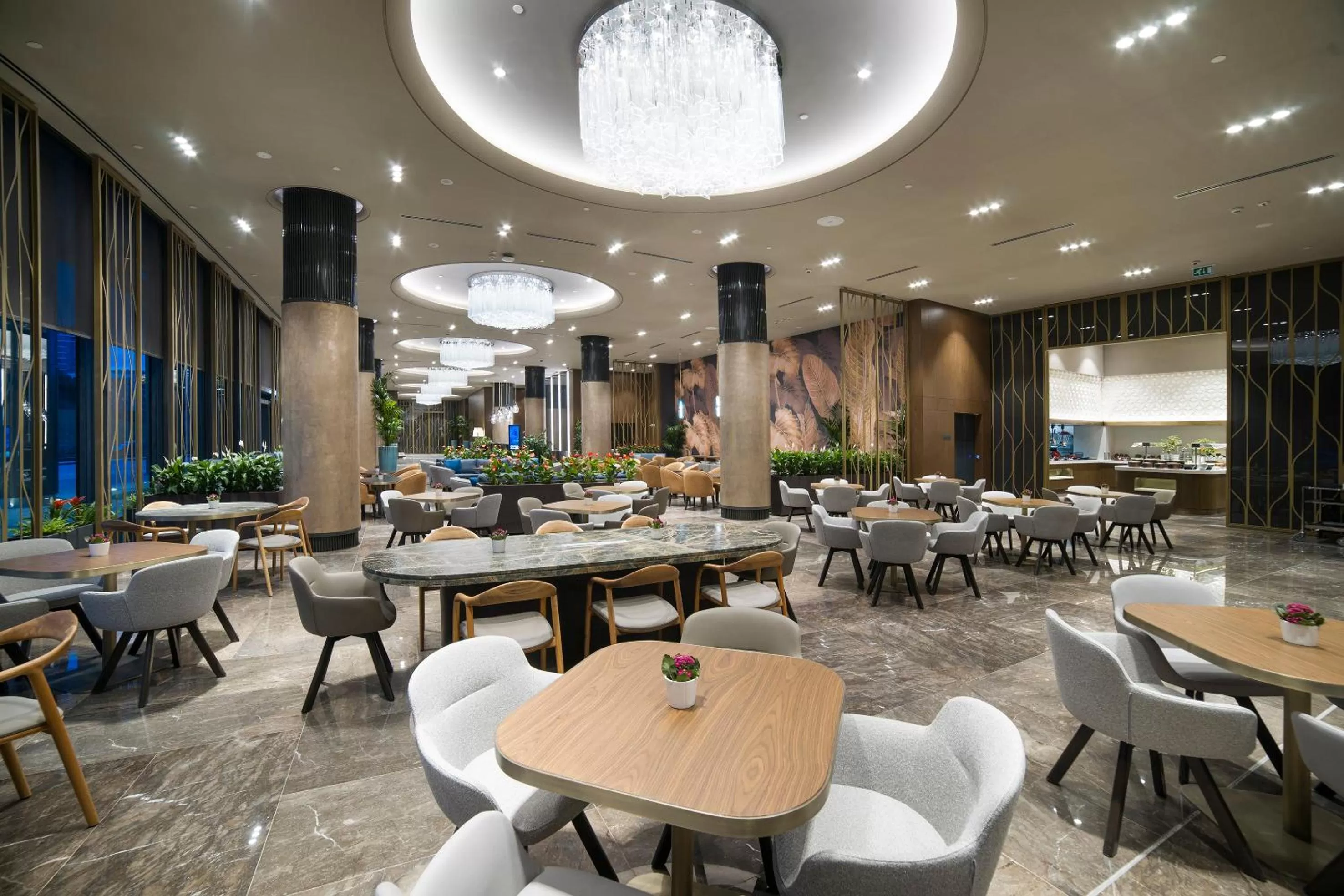 Restaurant/places to eat in Radisson Collection Hotel, Vadistanbul