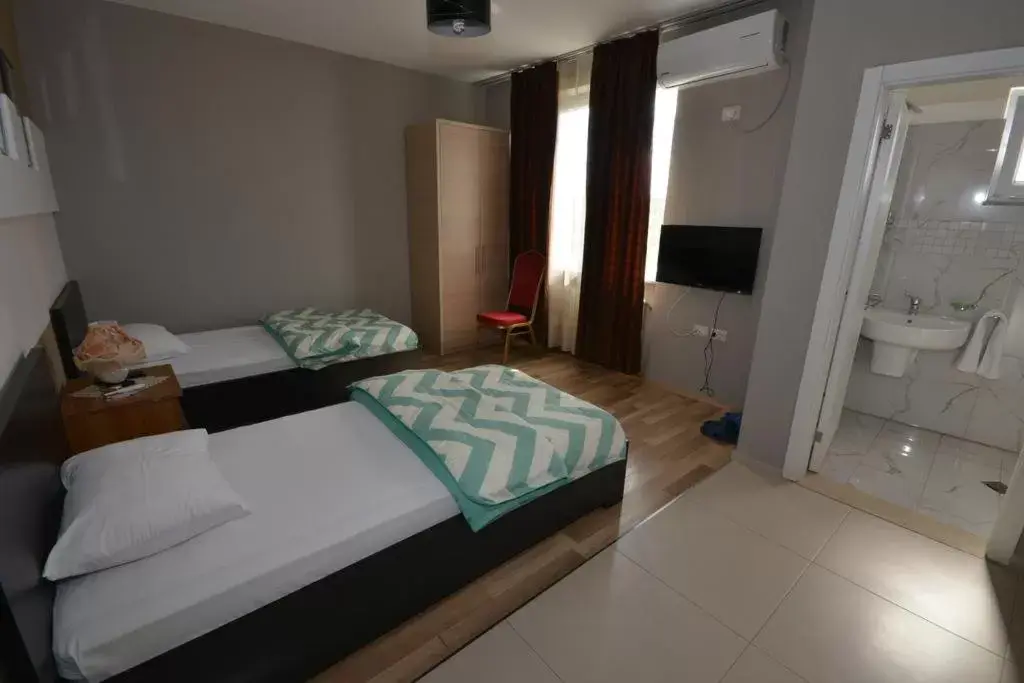 Budget Twin Room in Hotel Veri Budget Twin Room in Hotel Veri