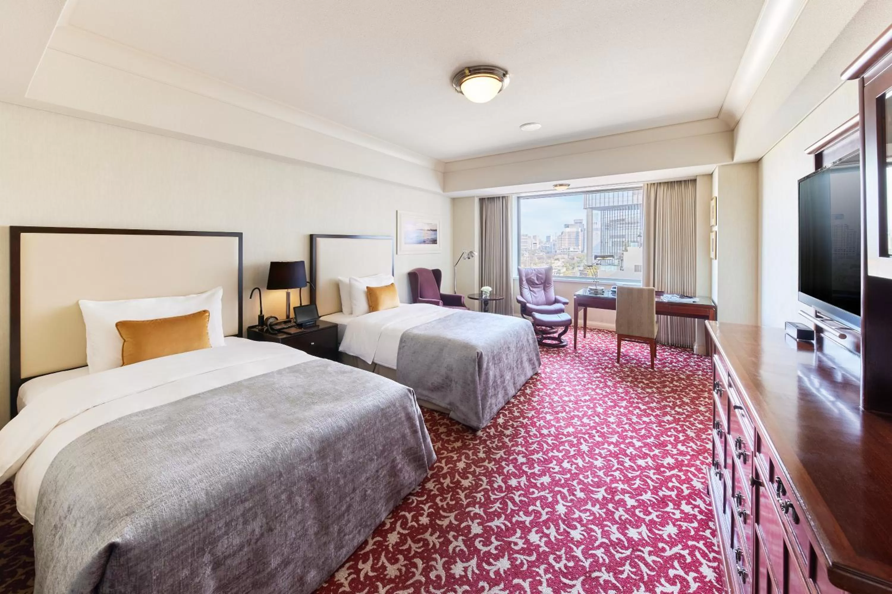 Photo of the whole room, Bed in Imperial Hotel Tokyo