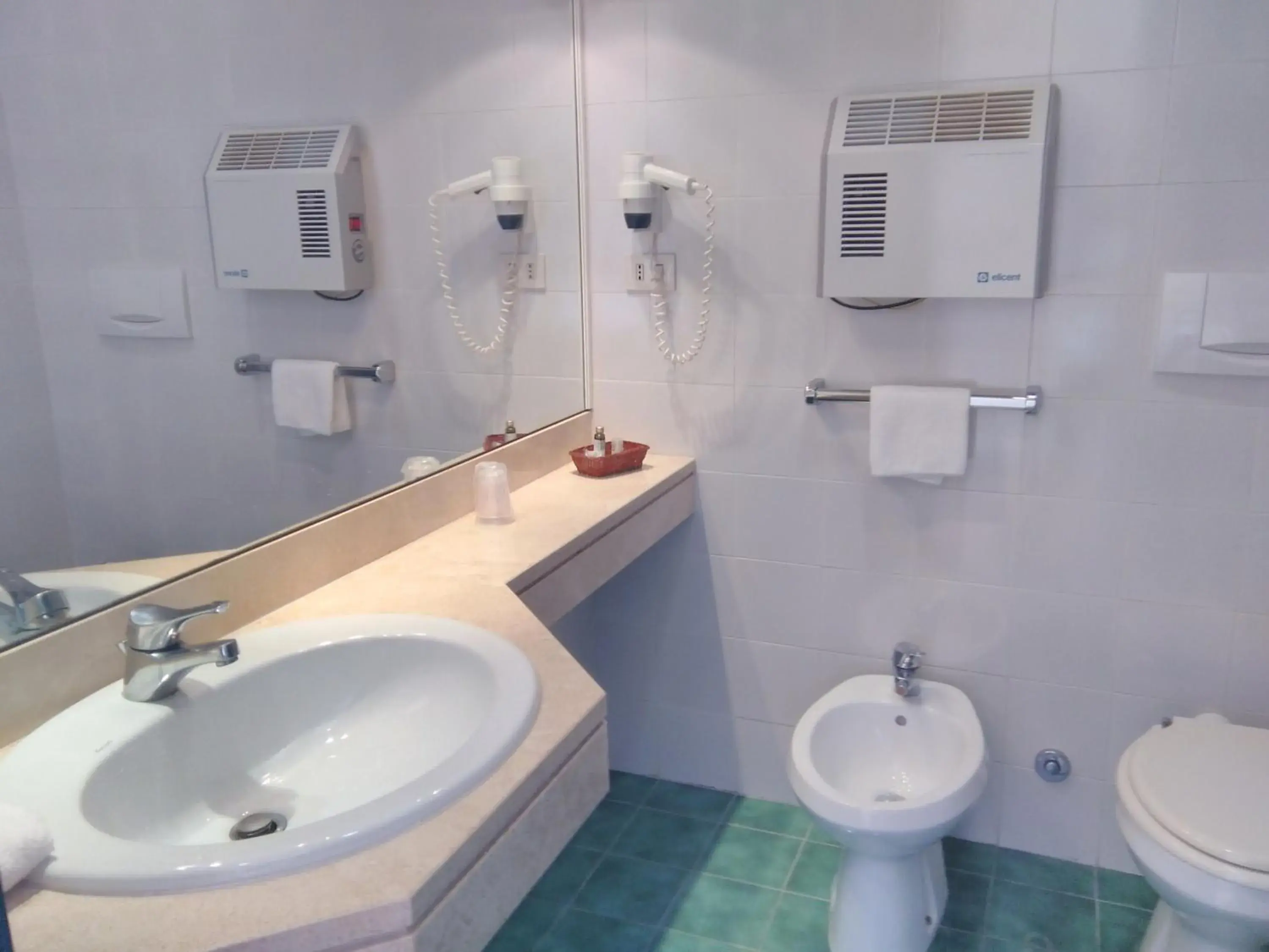 Bathroom in Hotel Baia Del Sole