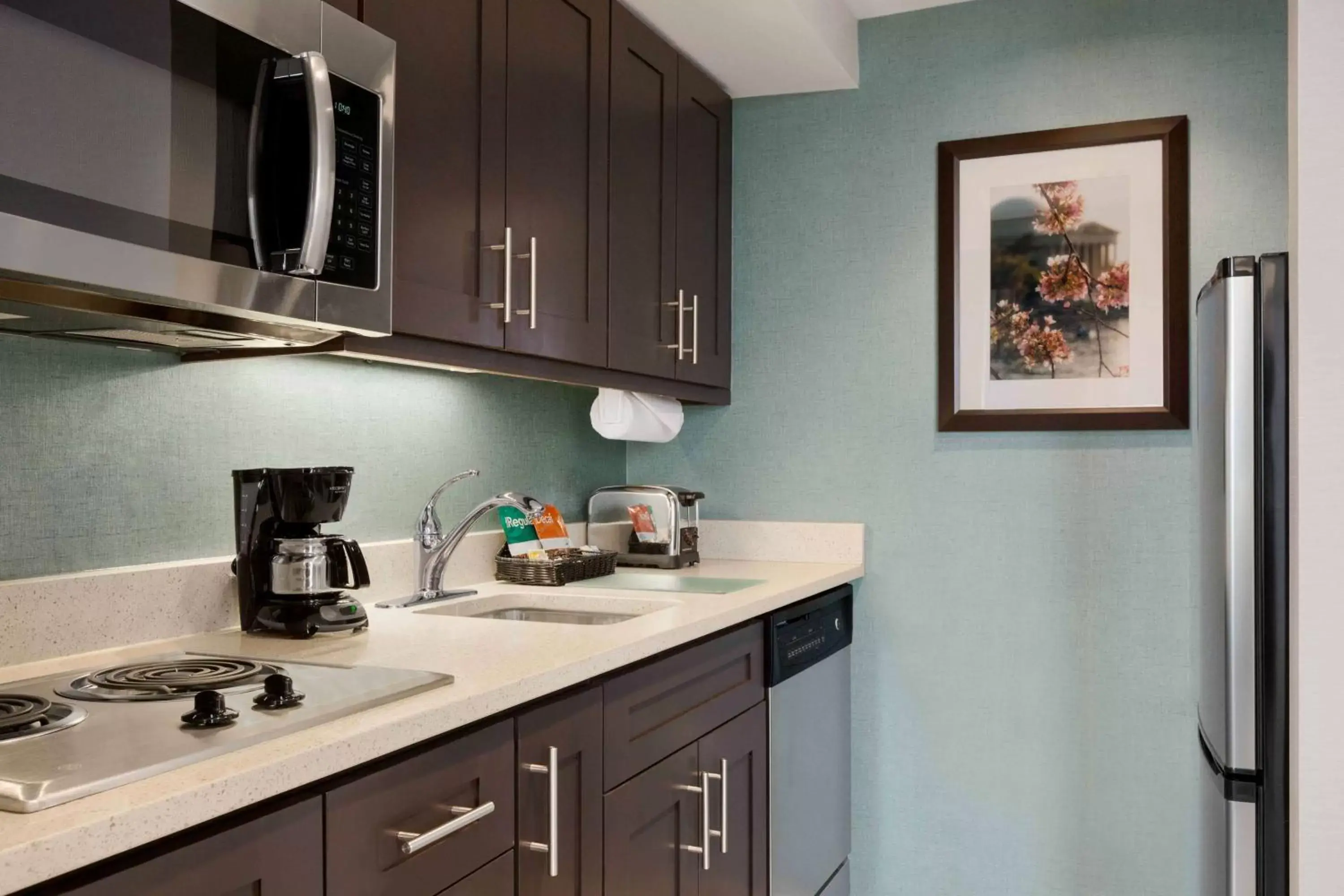 Kitchen or kitchenette, Kitchen/Kitchenette in Homewood Suites by Hilton Washington DC Convention Center