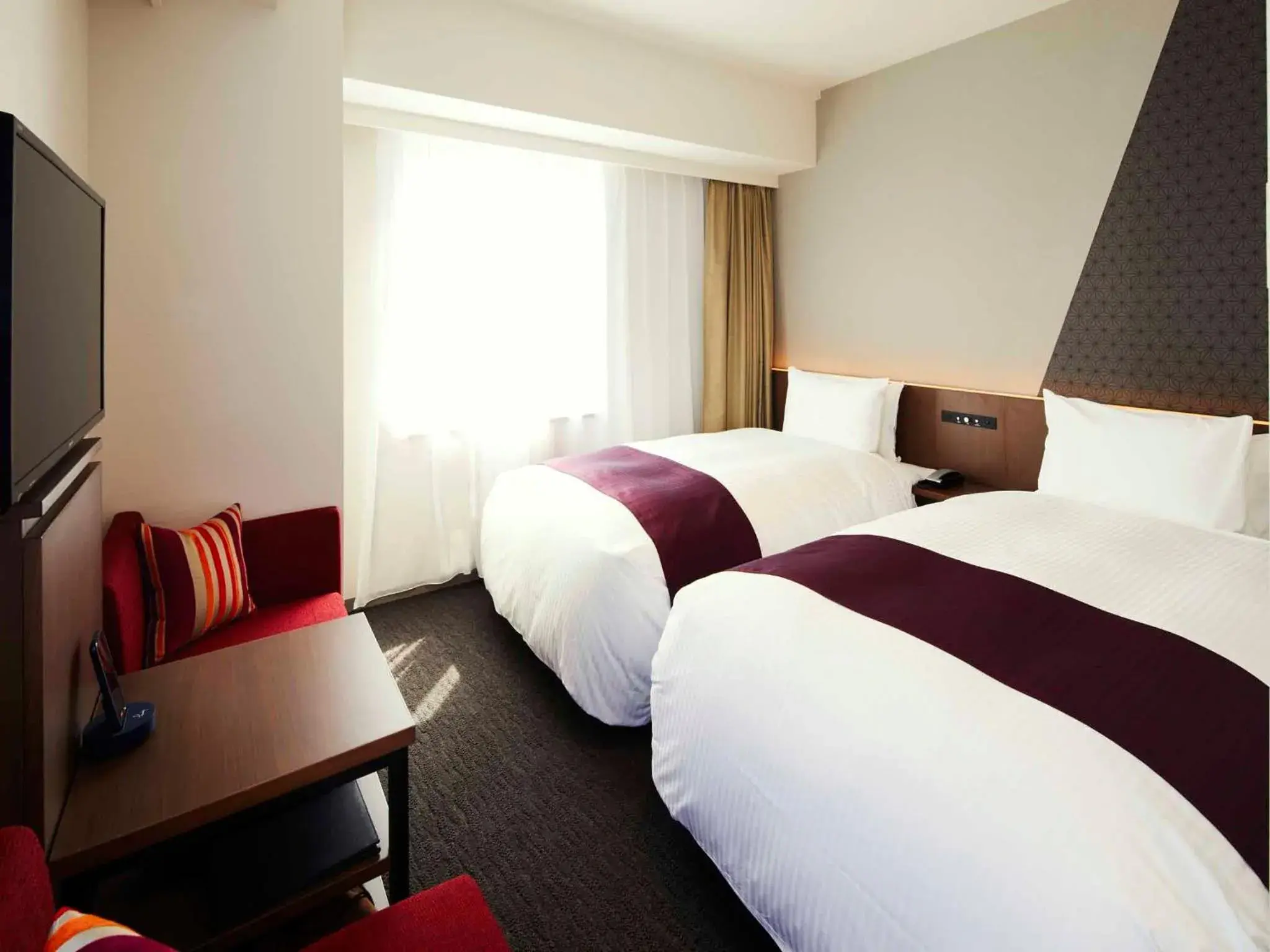 Photo of the whole room, Bed in Hotel Intergate Tokyo Kyobashi