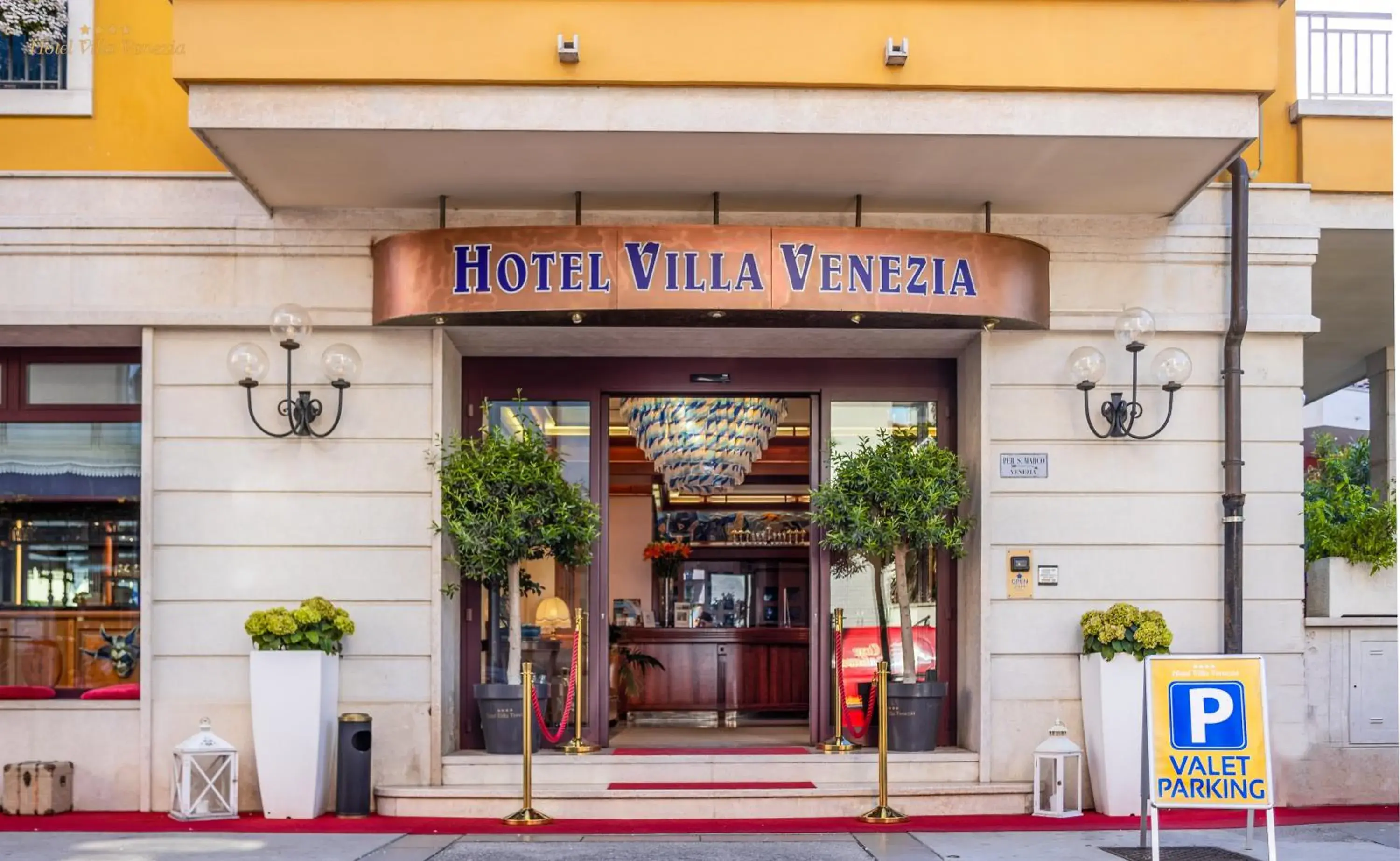 Facade/entrance in Hotel Villa Venezia