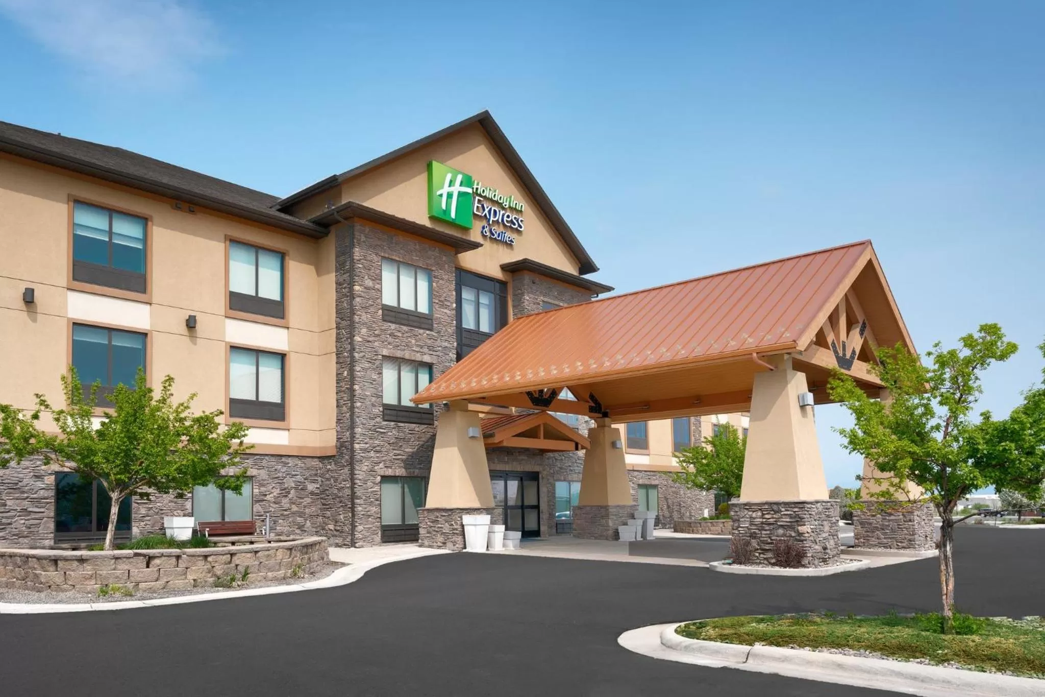 Property building in Holiday Inn Express and Suites Helena by IHG
