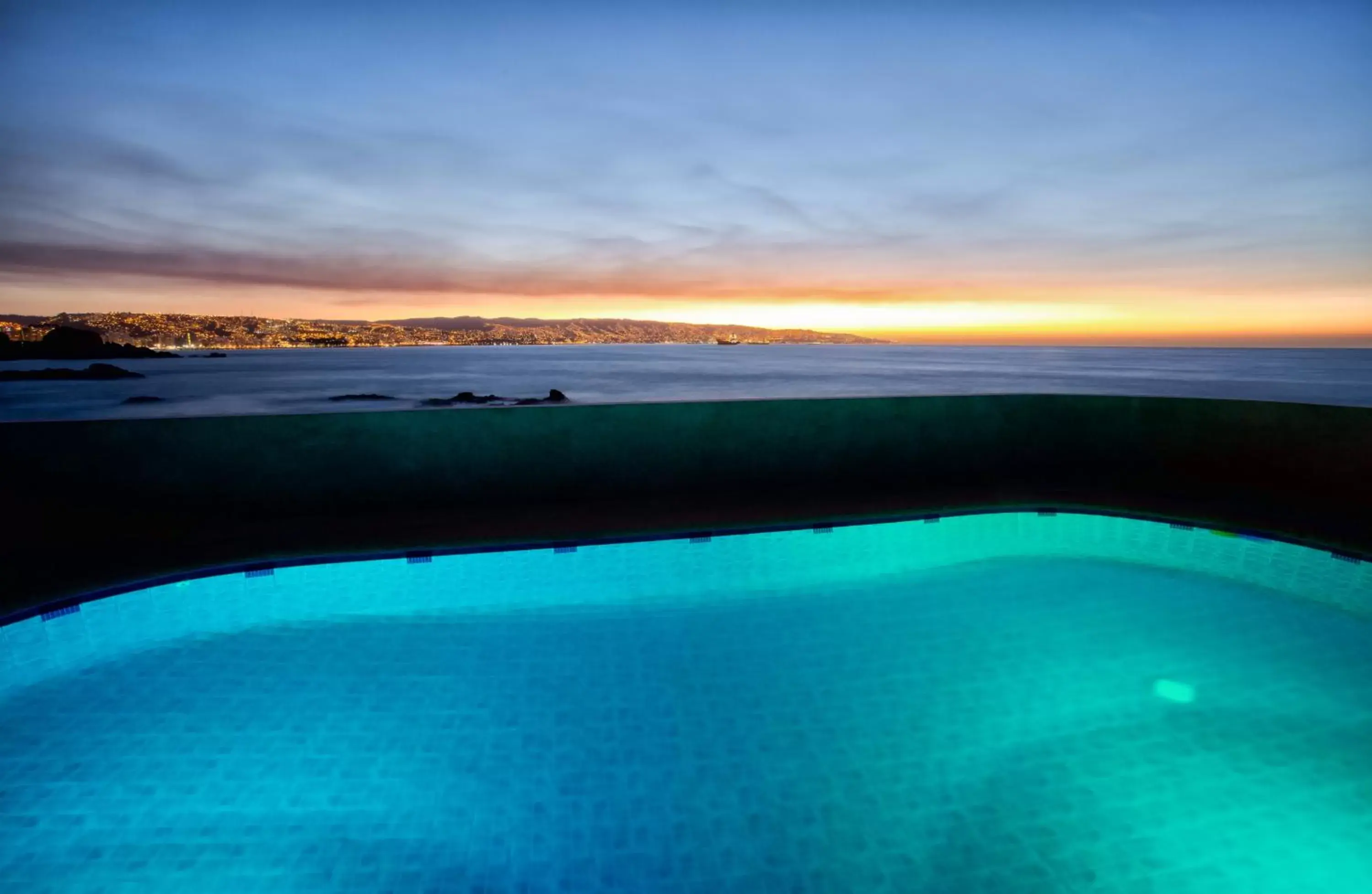 Pool view in Hotel Oceanic