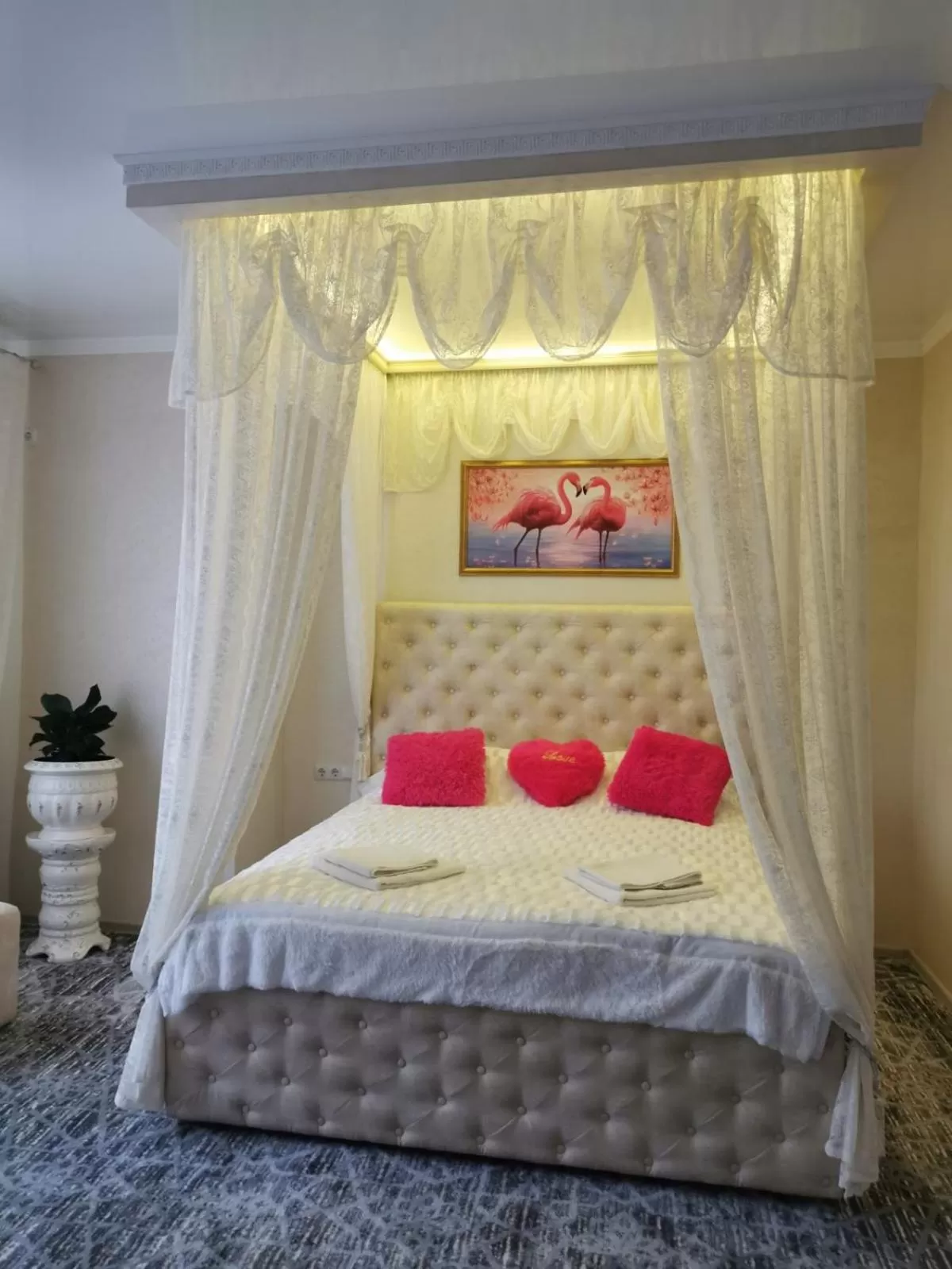 Bed in Monte-Kristo Hotel