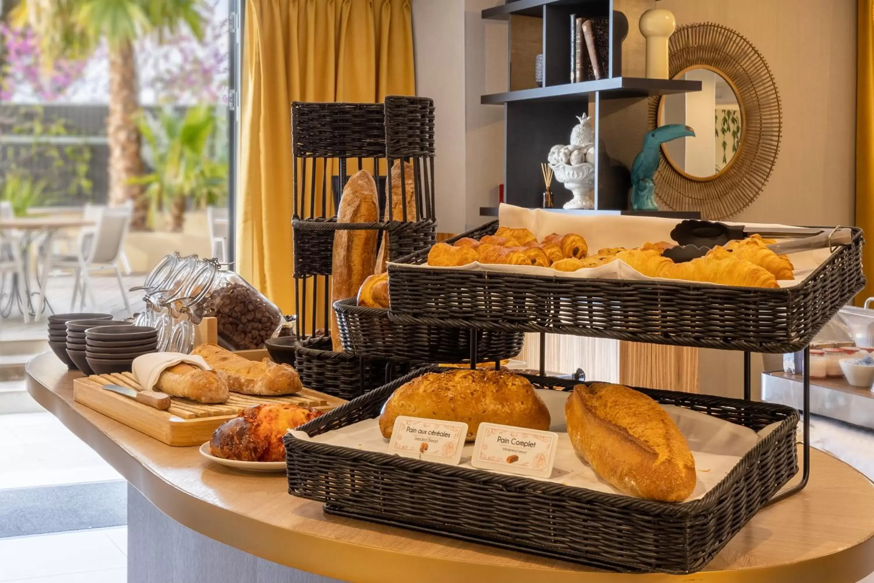 Food in Eden Rose Grand Hotel BW Premier Collection Food in Eden Rose Grand Hotel BW Premier Collection