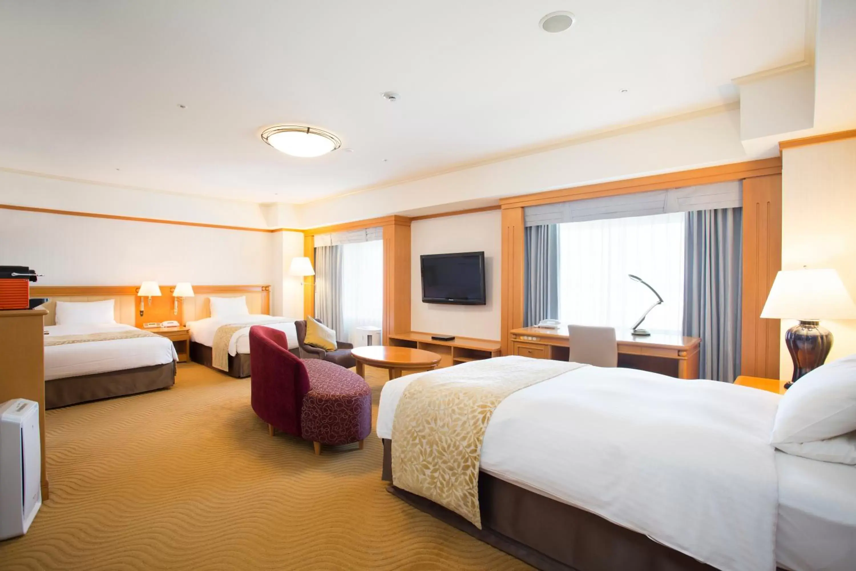 Bed in Hotel Nikko Kansai Airport - 3 mins walk to the airport