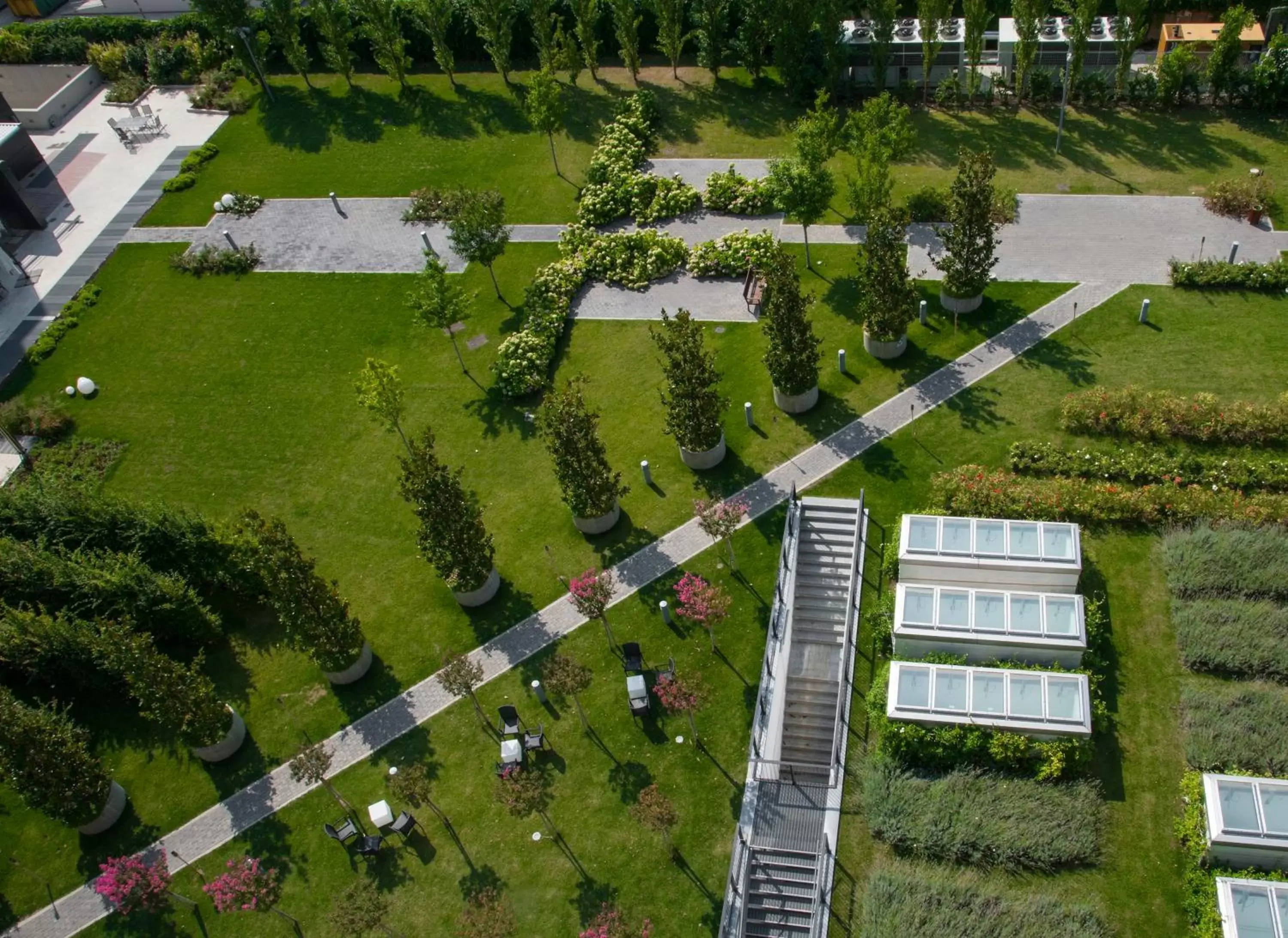 Garden view, Bird's-eye View in Ramada Plaza Milano