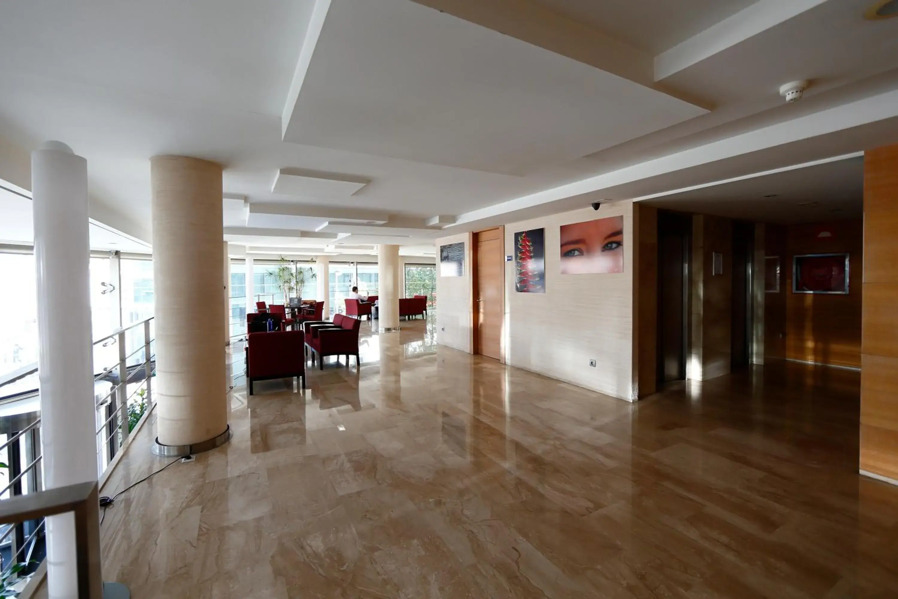 Communal lounge/ TV room, Lobby/Reception in Eurohotel Castellon