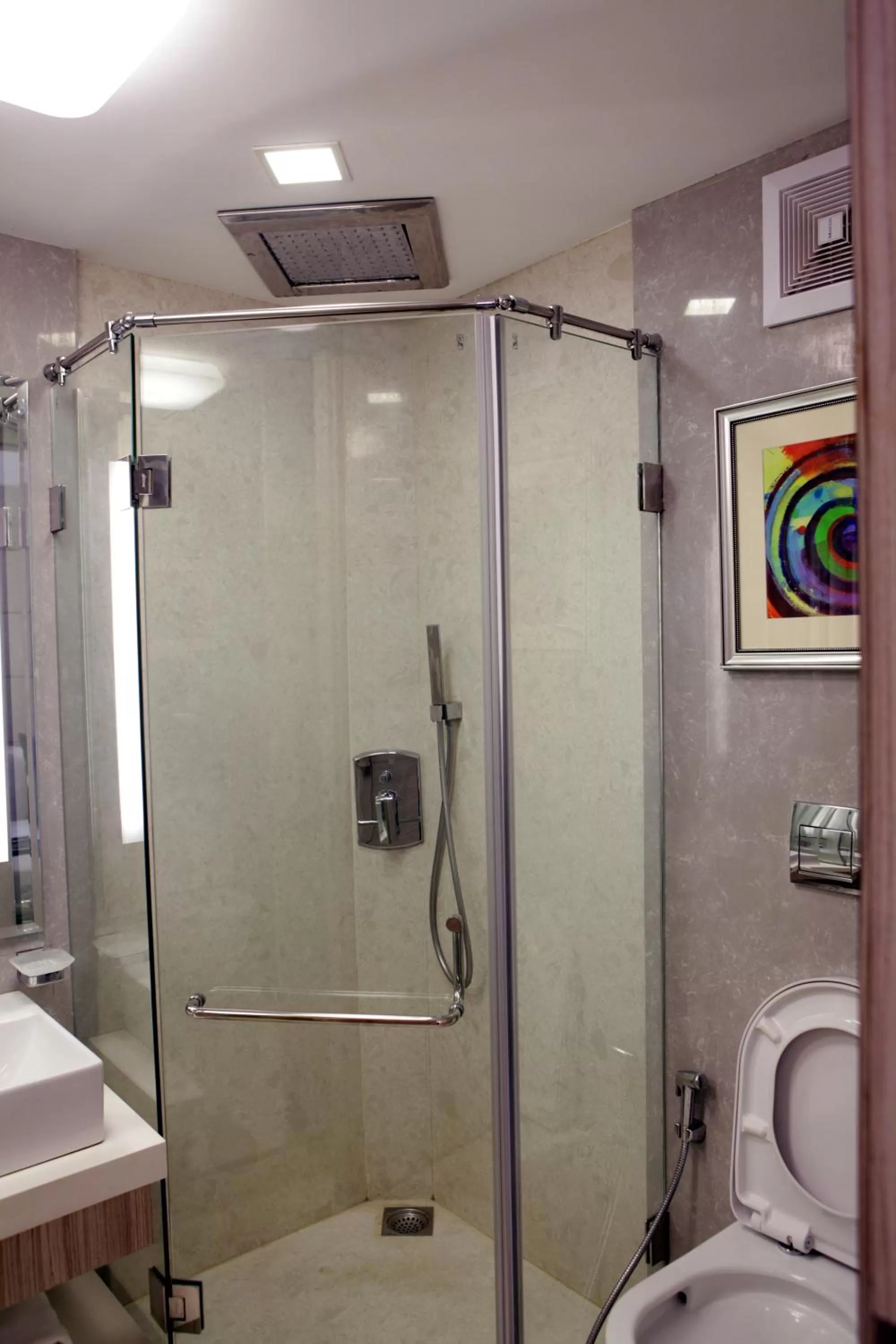 Bathroom in Residency Hotel Fort