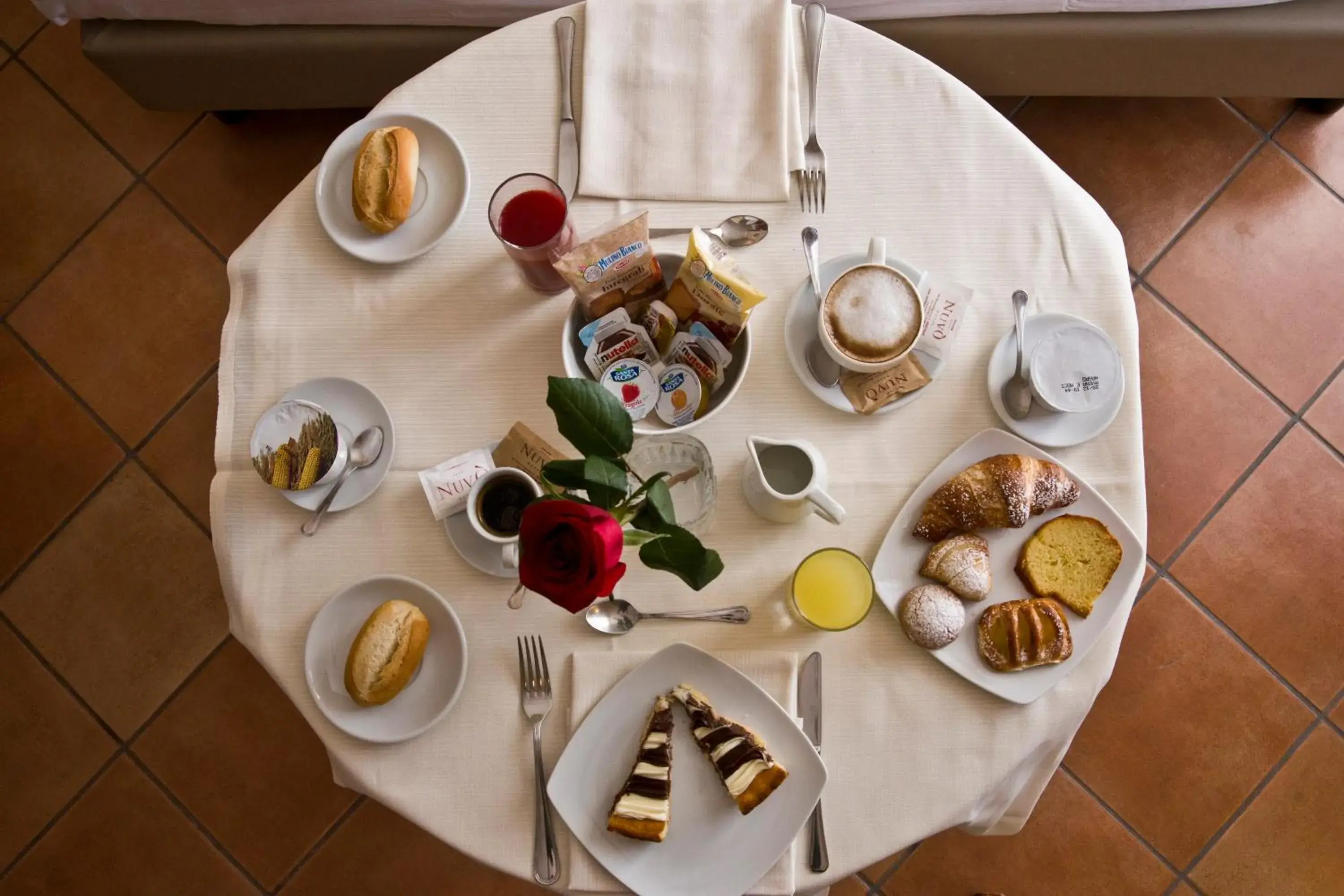 room service, Breakfast in Hotel Nuvò