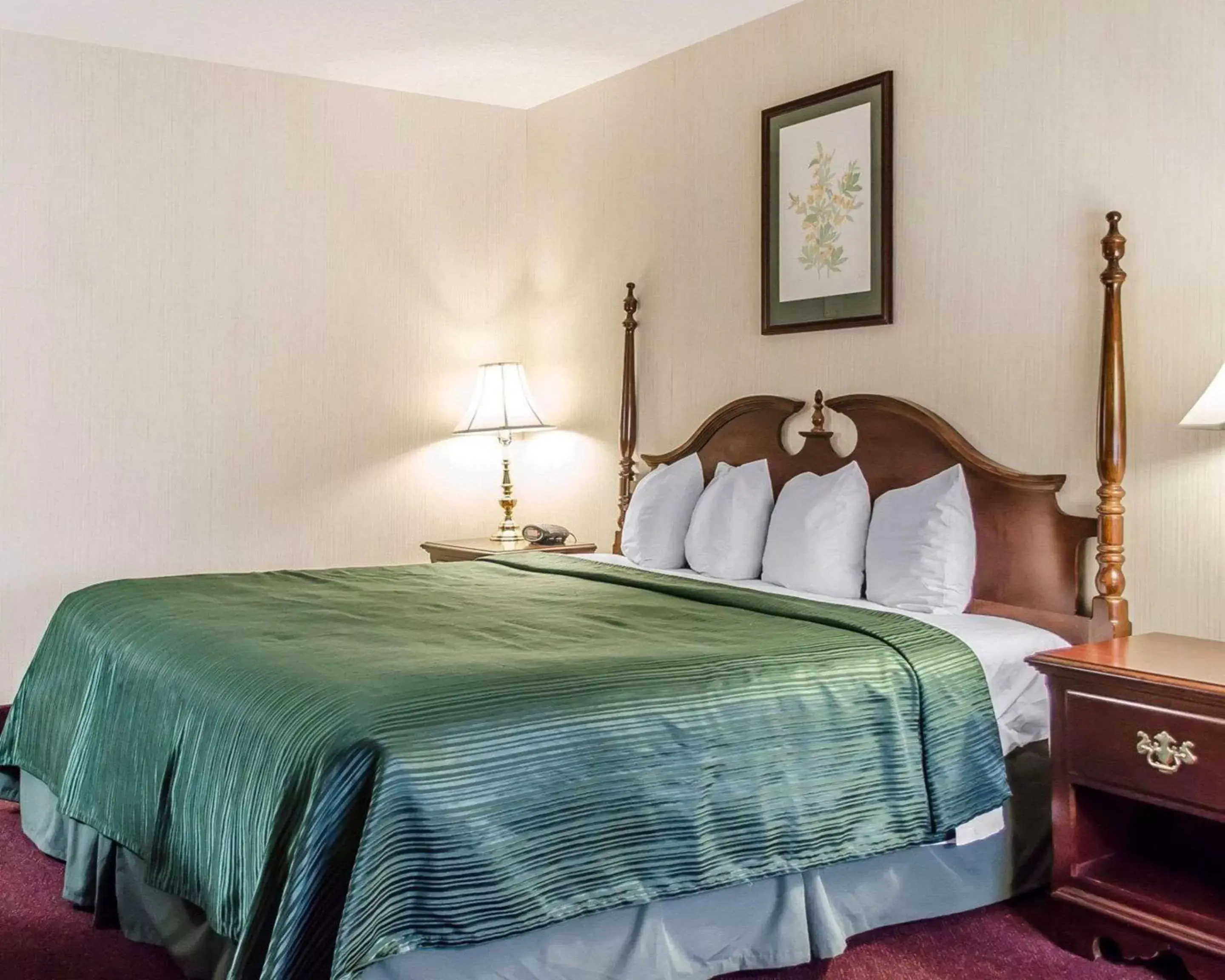 Photo of the whole room, Bed in Quality Inn Gettysburg Battlefield