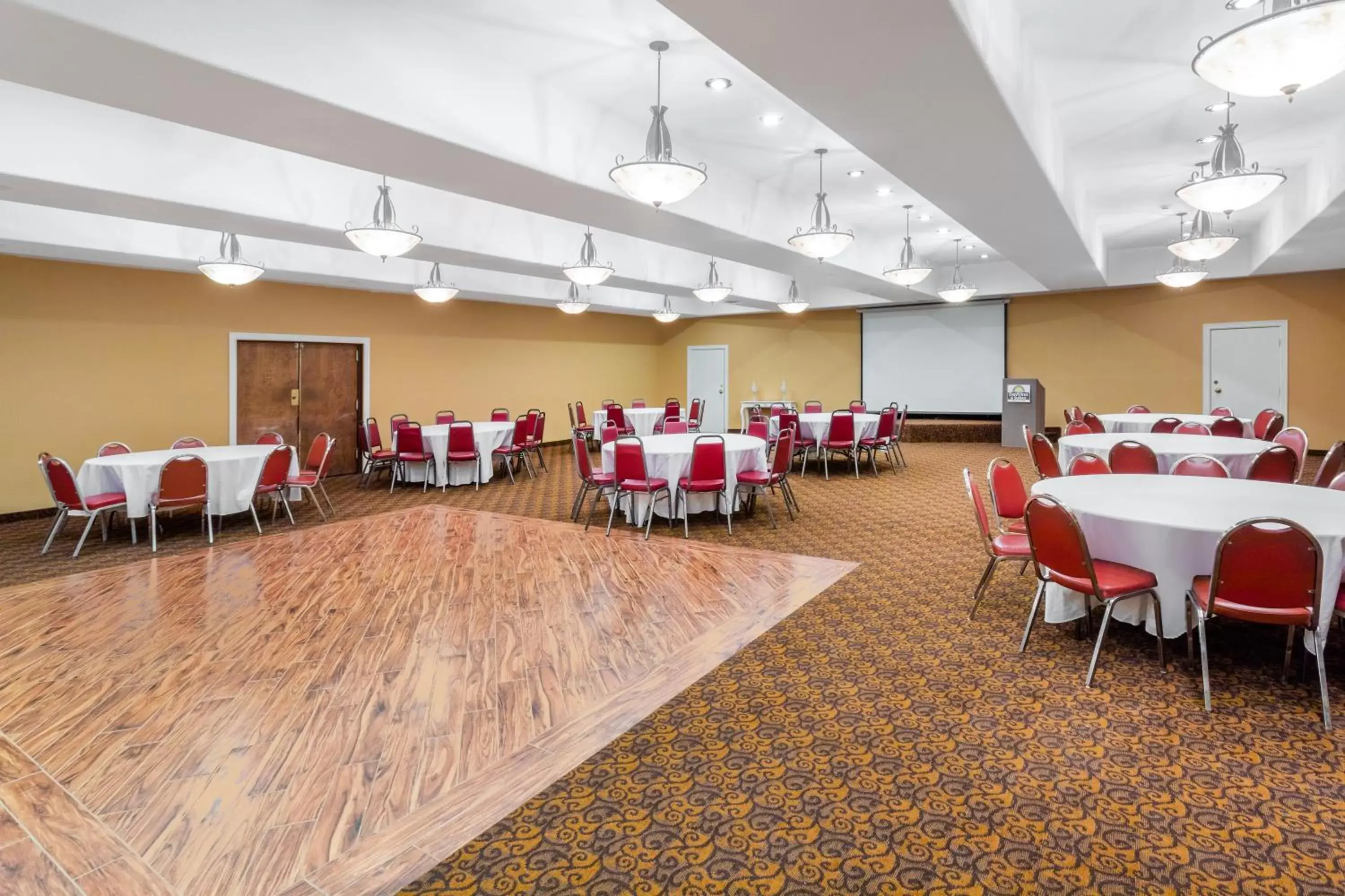 Banquet/Function facilities in Days Inn & Suites by Wyndham Clovis