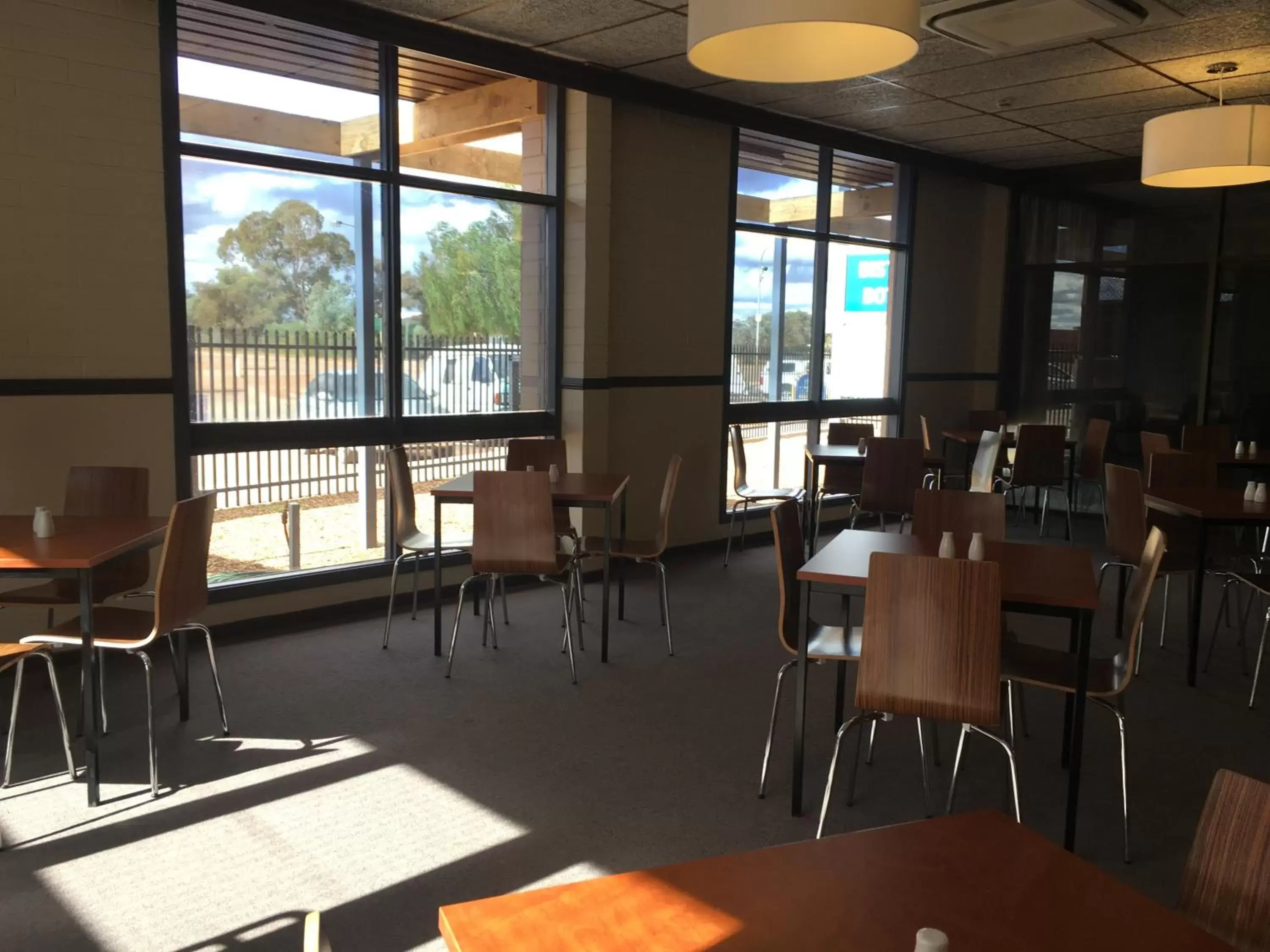 Dining area, Restaurant/Places to Eat in Opal Inn Hotel, Motel, Caravan Park