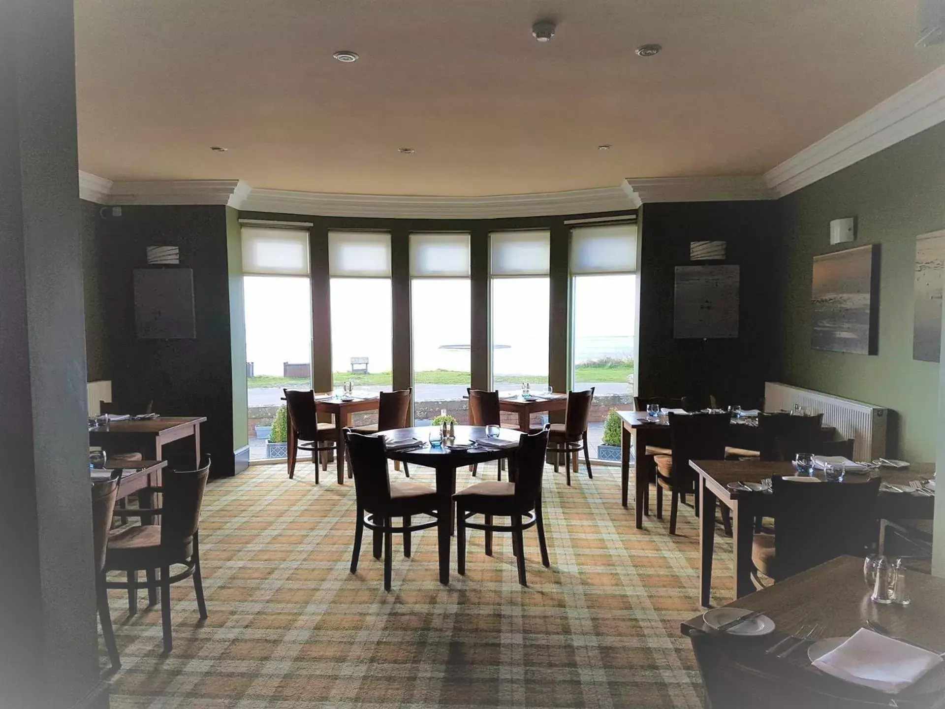 Restaurant/Places to Eat in The Powfoot Hotel, Annan