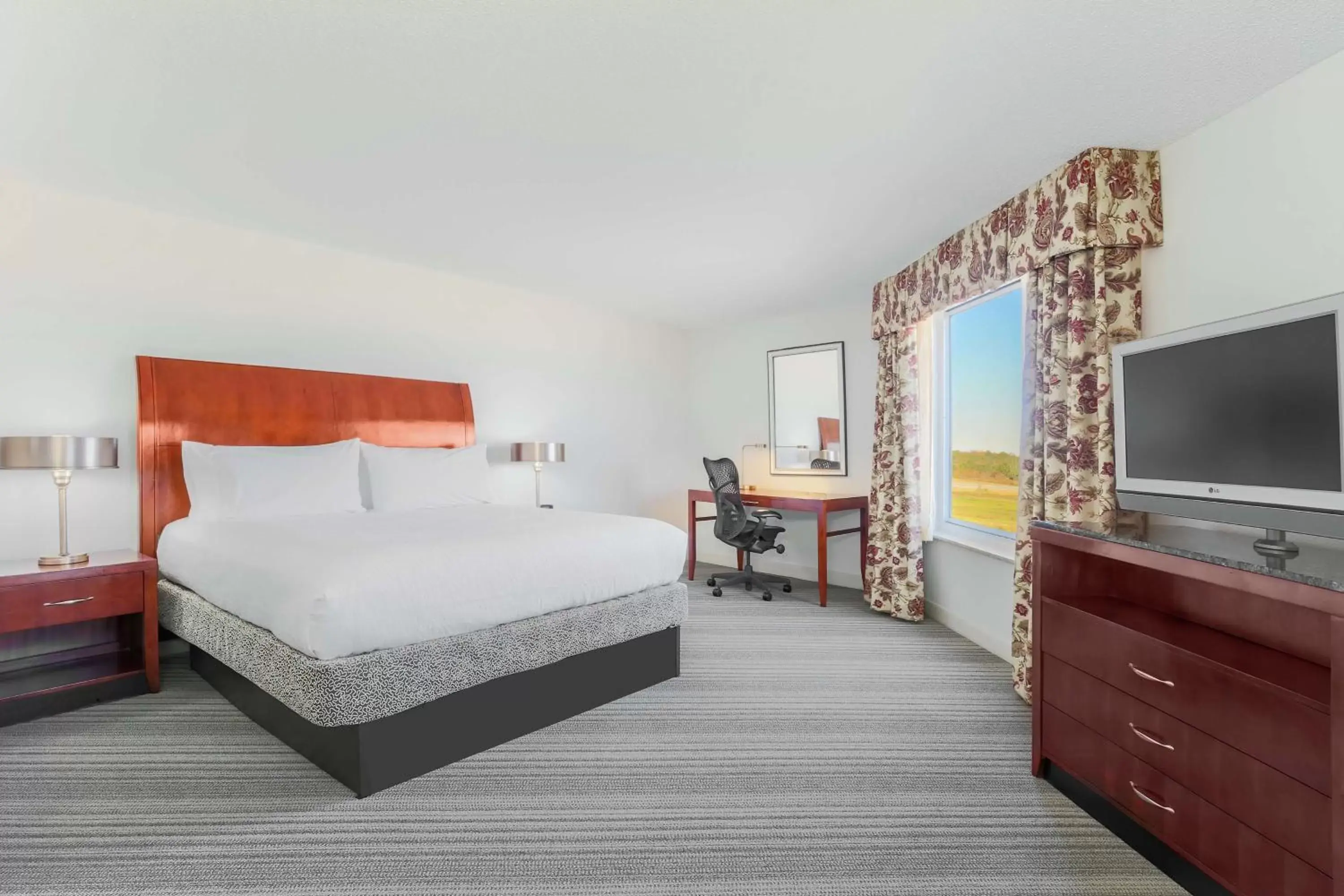 Bedroom, Bed in Hilton Garden Inn Roanoke Rapids / Carolina Crossroads