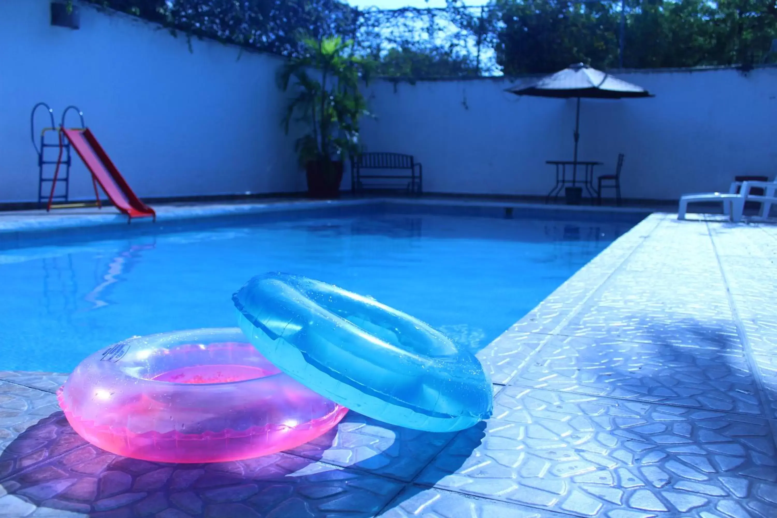 Pool view in D'Cesar Hotel Acapulco