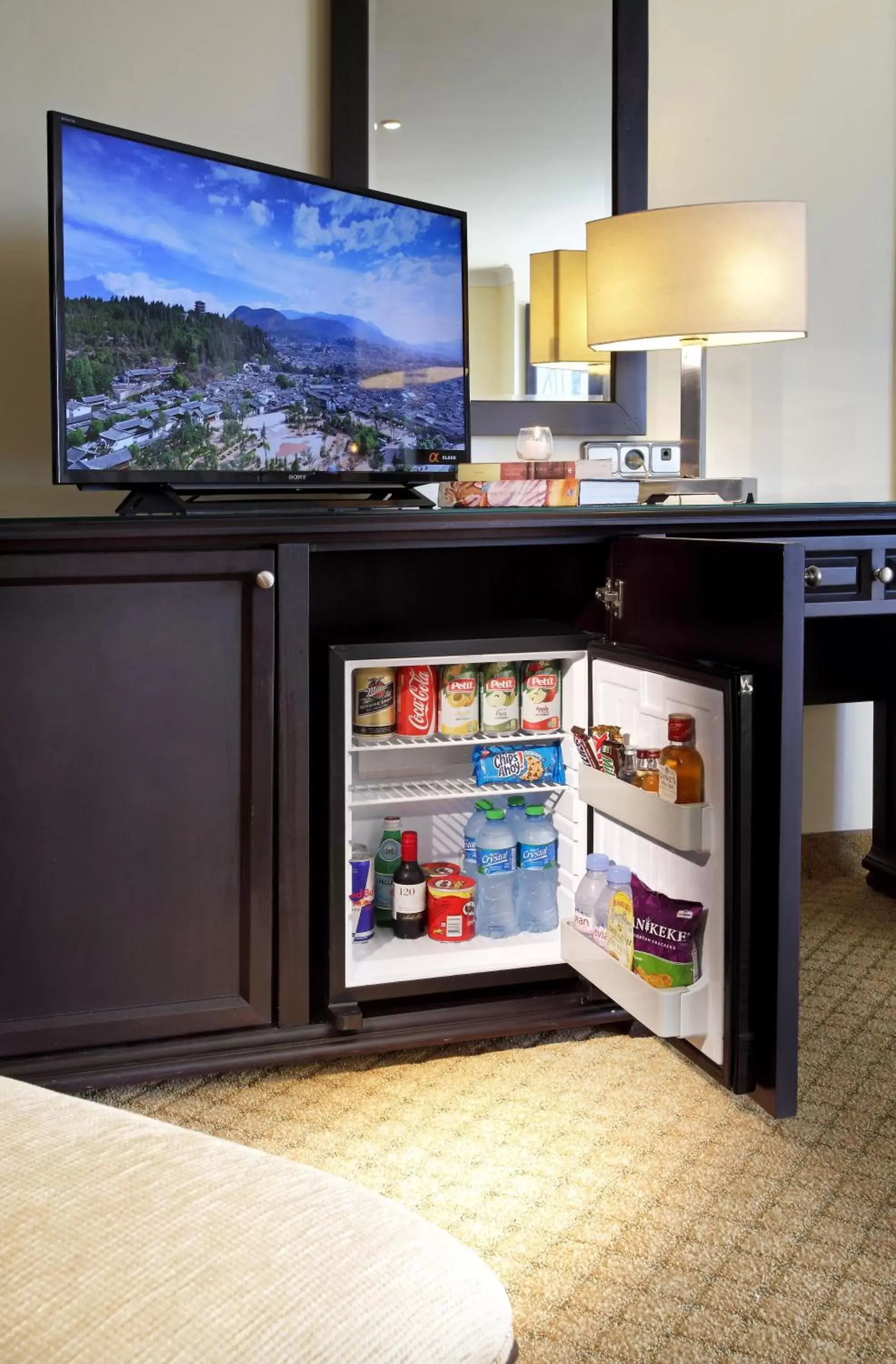 Bedroom, TV/Entertainment Center in Dominican Fiesta Hotel & Casino