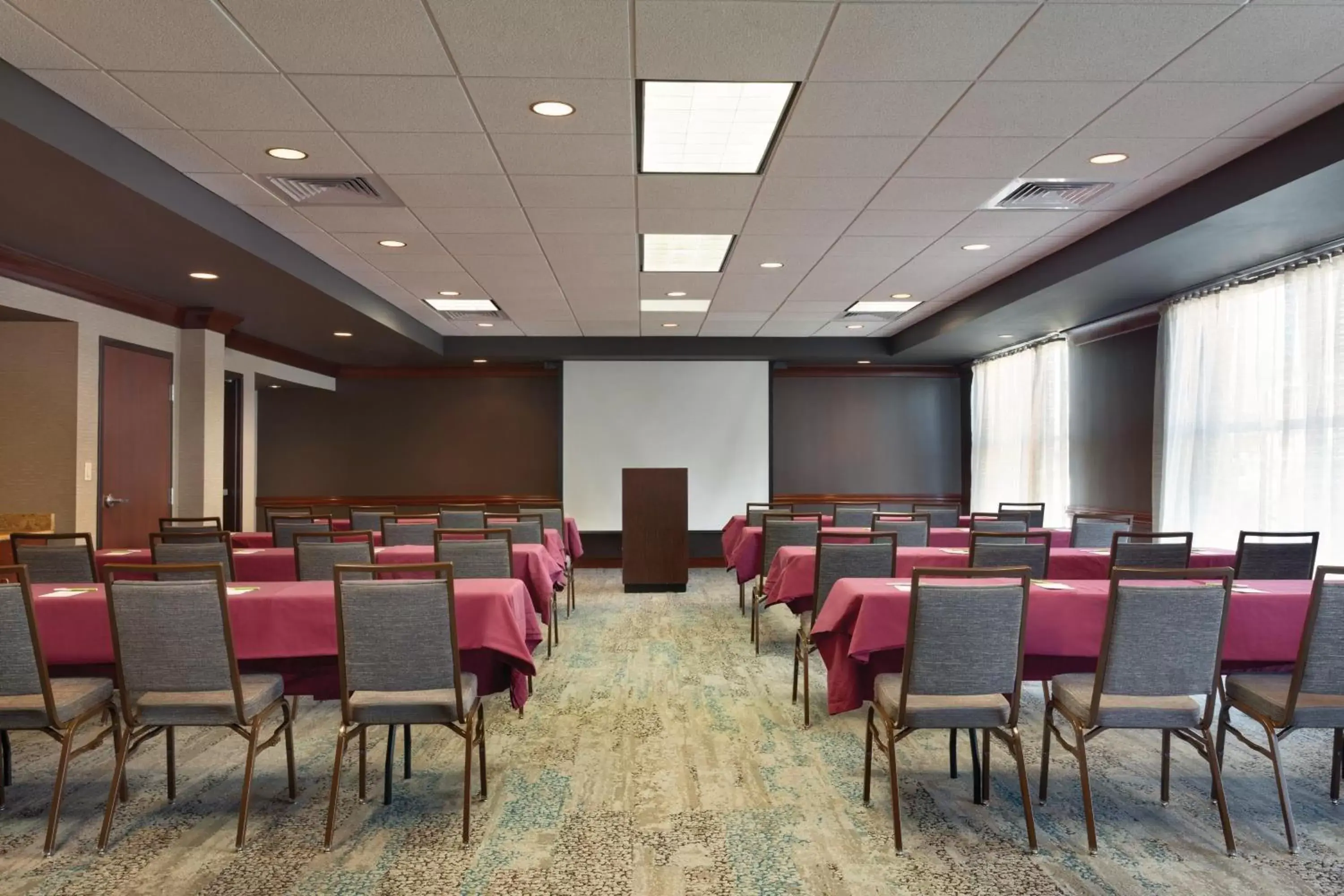 Meeting/conference room in Courtyard by Marriott Fort Smith Downtown