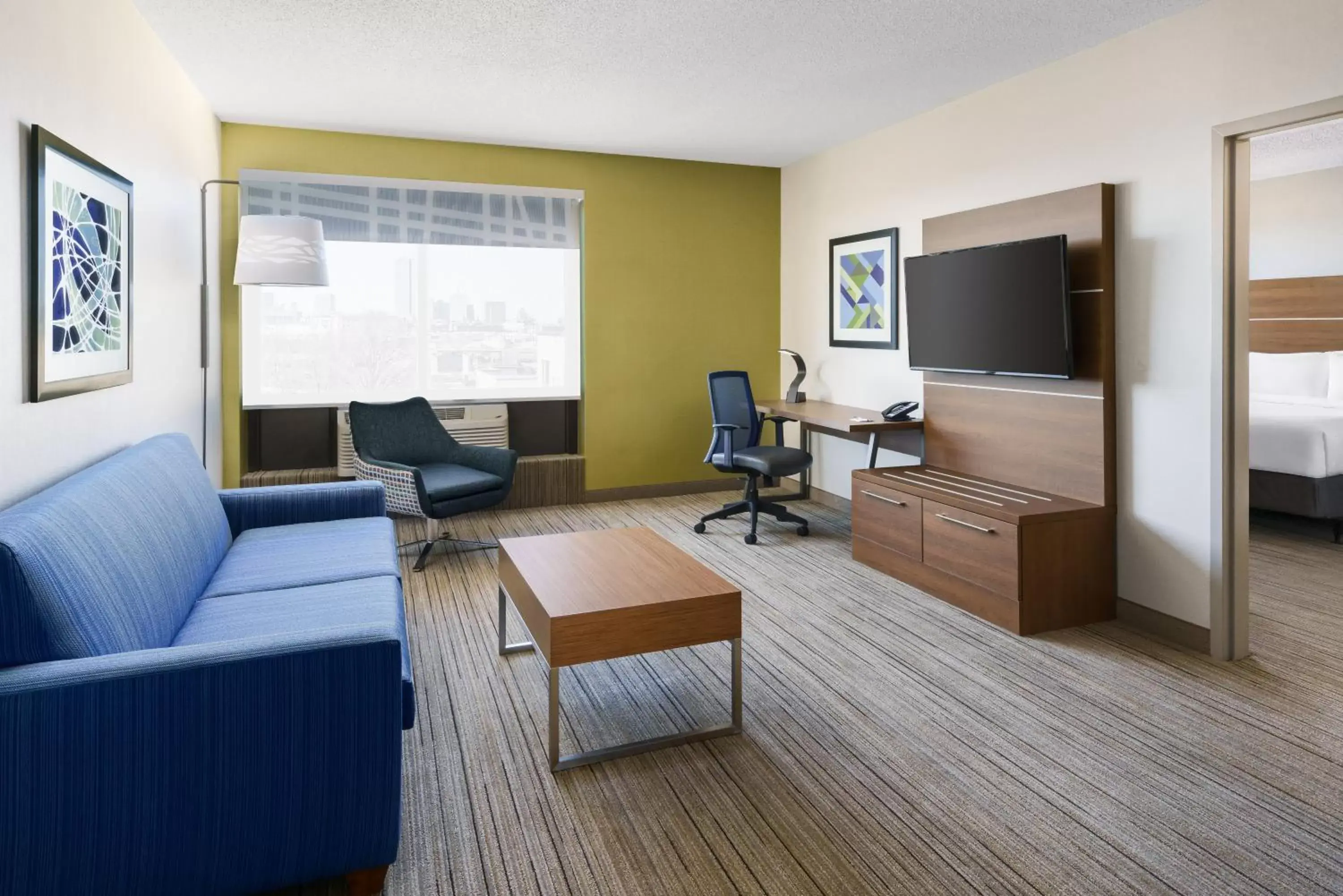 Photo of the whole room, TV/Entertainment Center in Holiday Inn Express Boston, an IHG Hotel