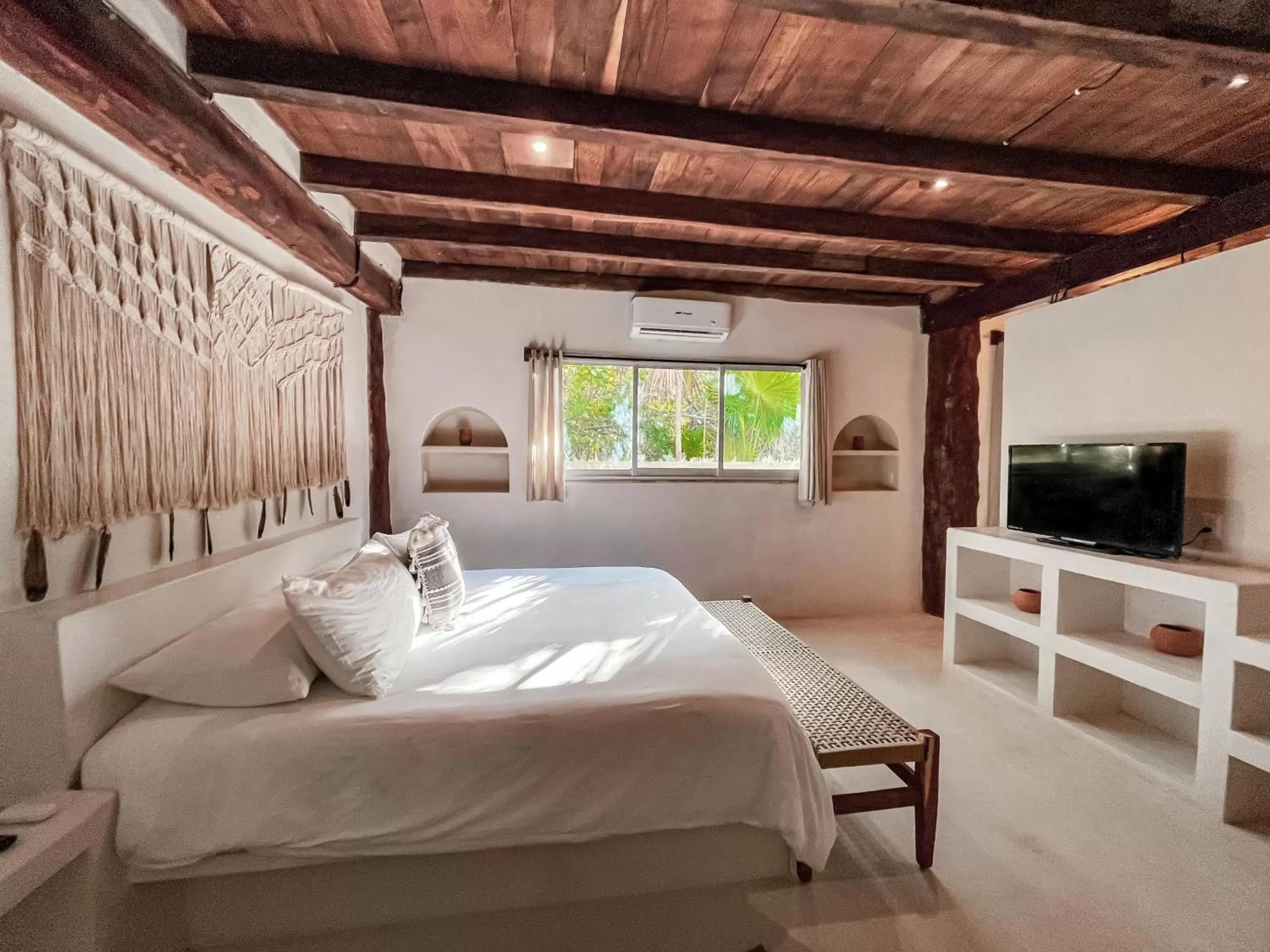 Five-Bedroom House in Amansala Resort Five-Bedroom House in Amansala Resort