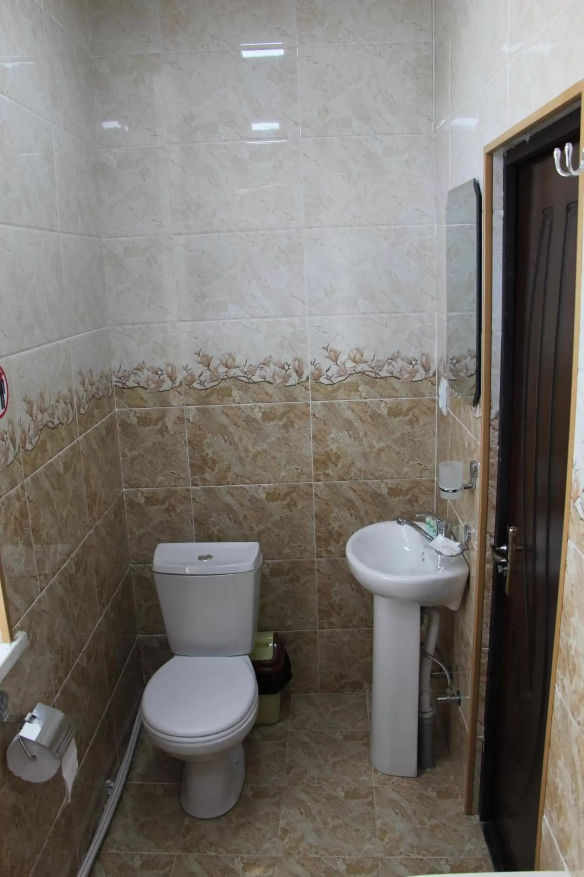 Family Room with Private Bathroom in Zafaron Hotel Family Room with Private Bathroom in Zafaron Hotel