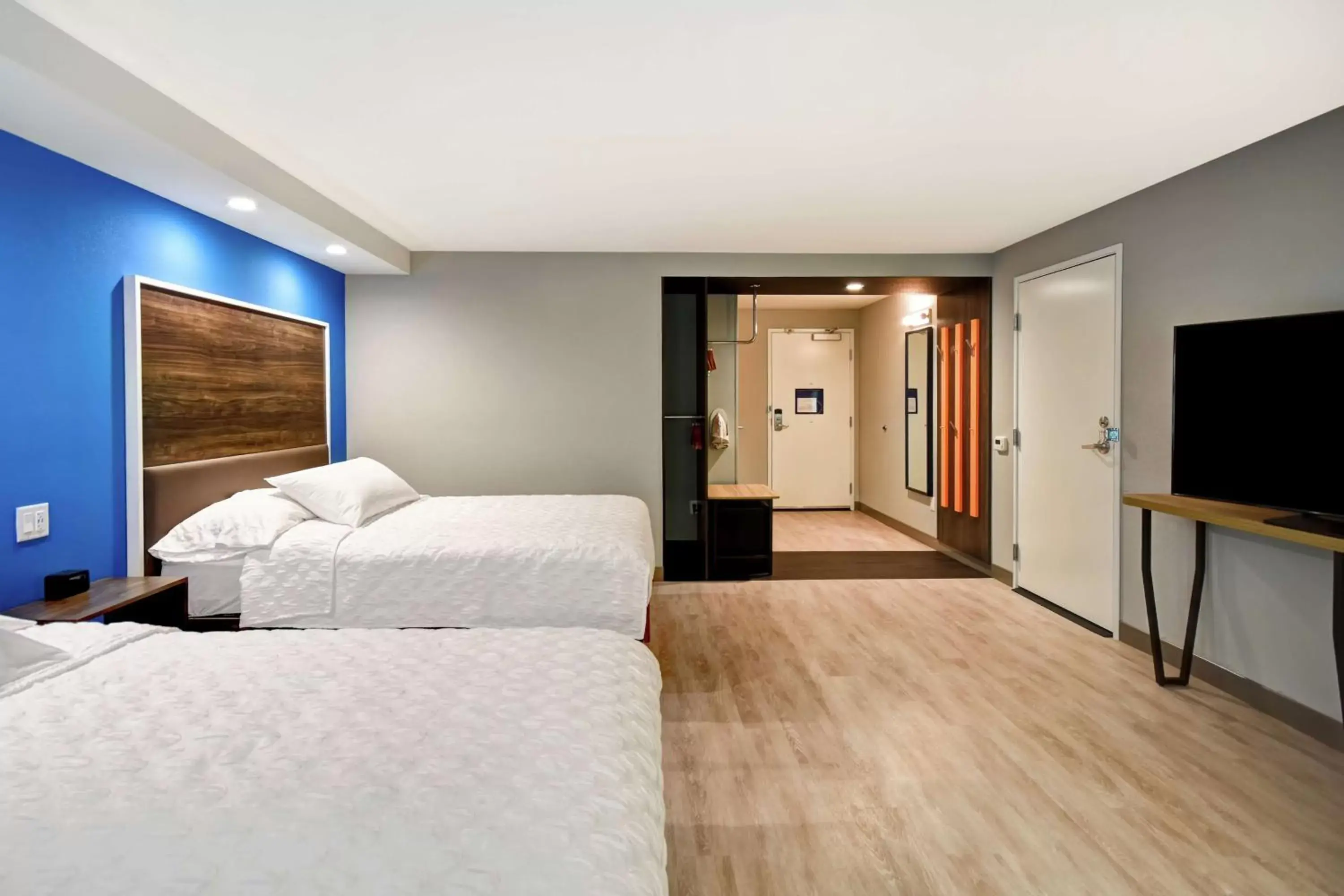 Bedroom in Tru By Hilton Deadwood