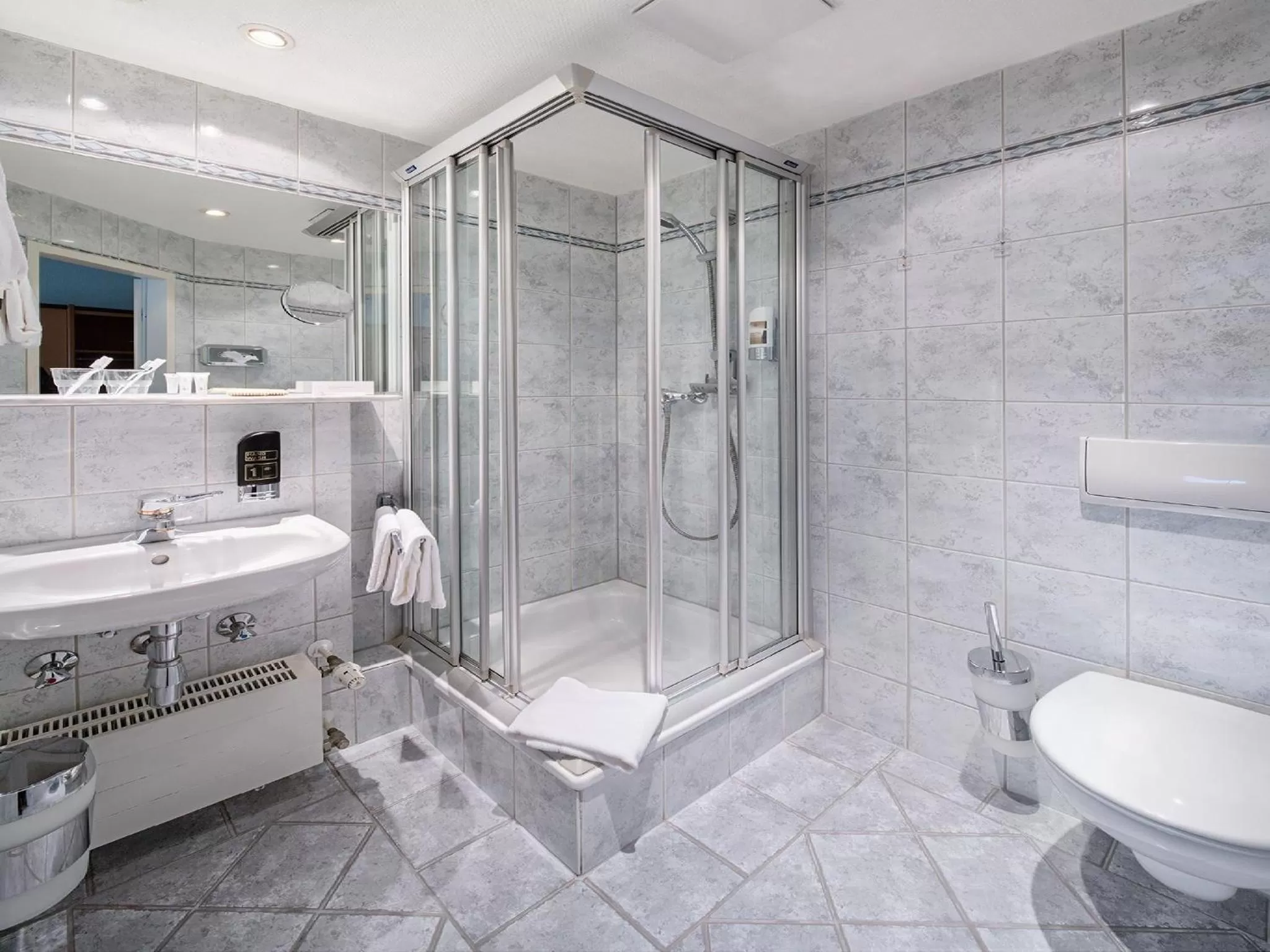 Shower in Art Hotel Aachen