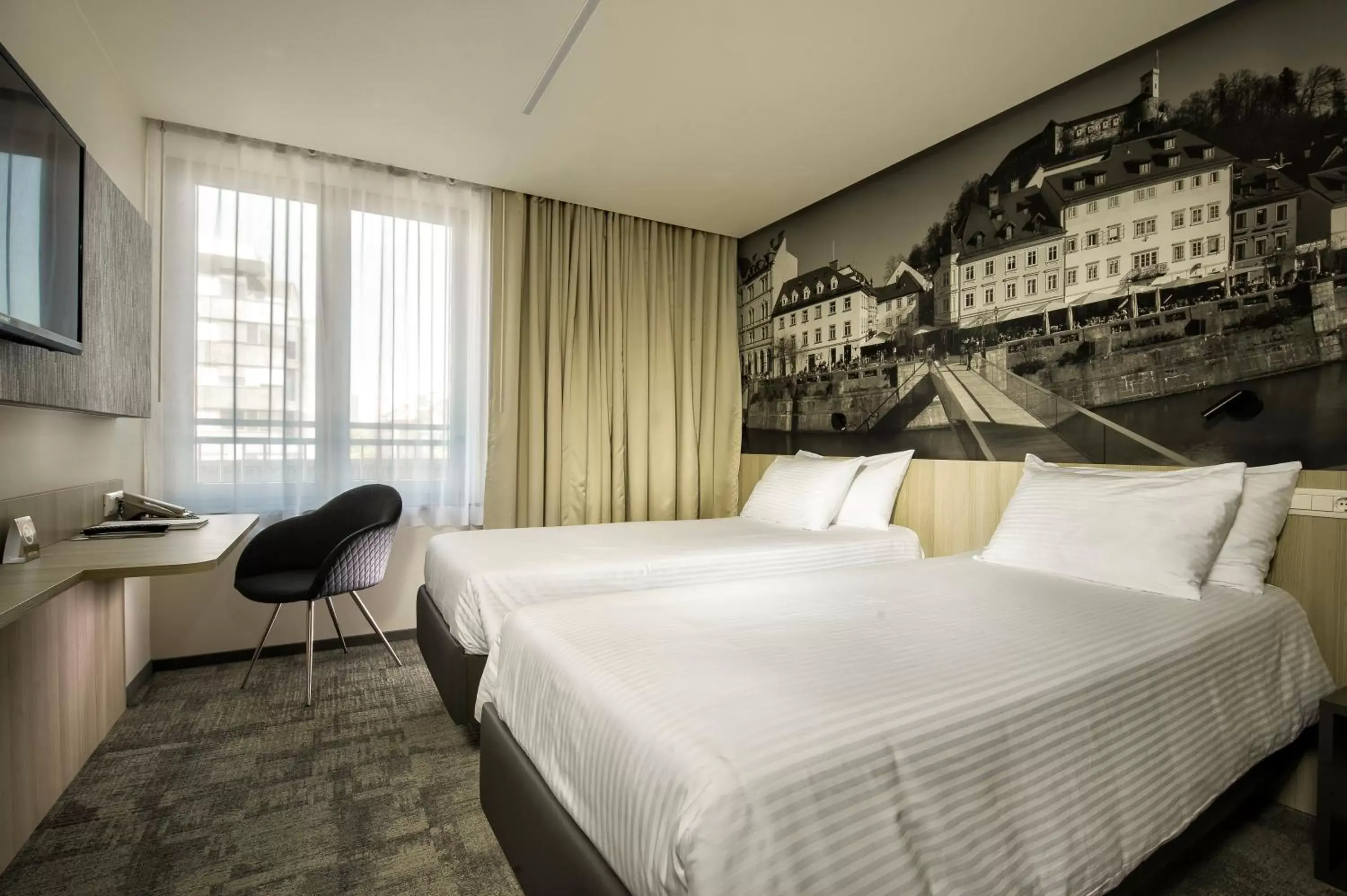 Bed in City Hotel Ljubljana Bed in City Hotel Ljubljana