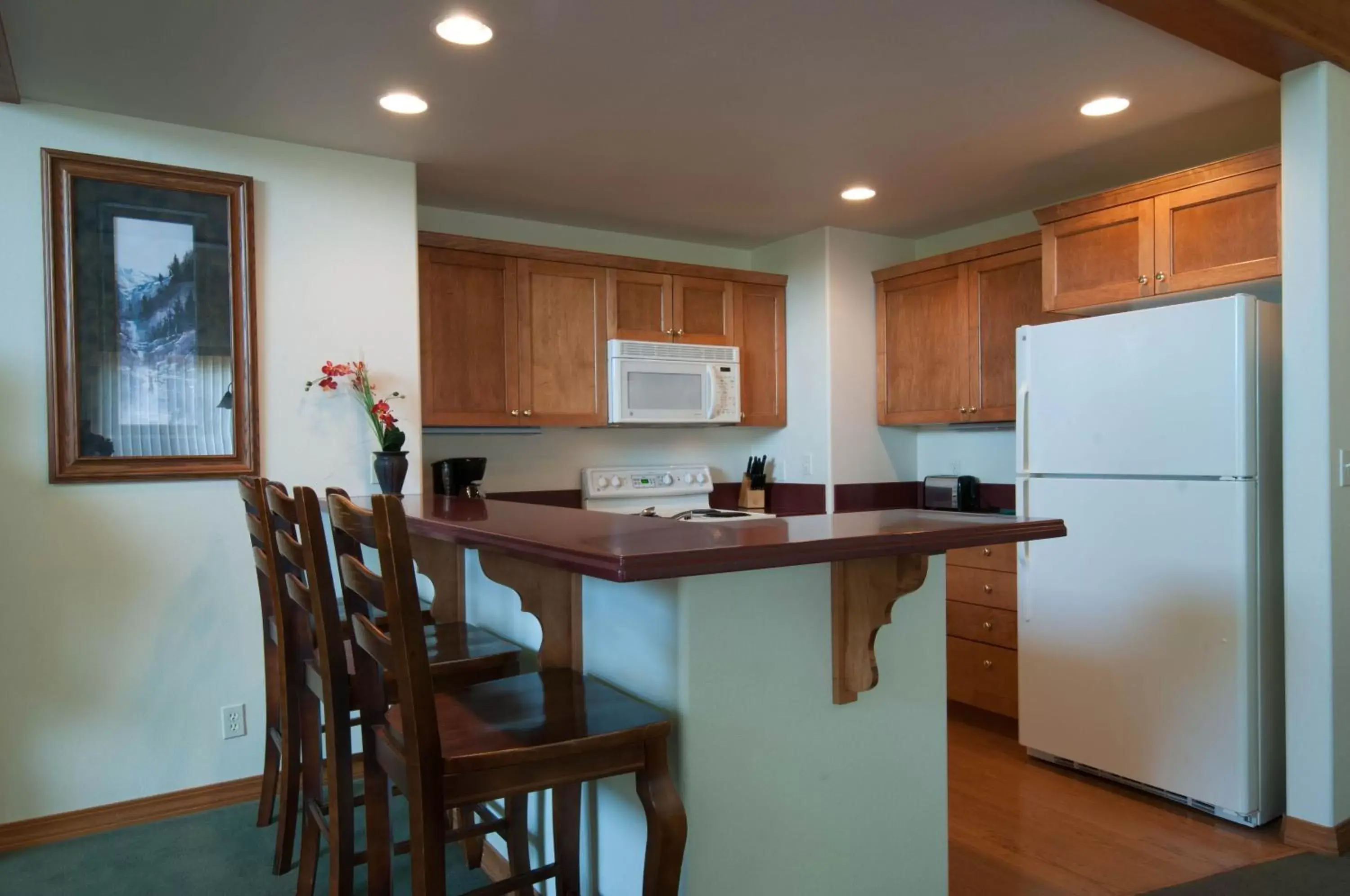 Kitchen or kitchenette, Kitchen/Kitchenette in Meadow Lake Resort & Condos