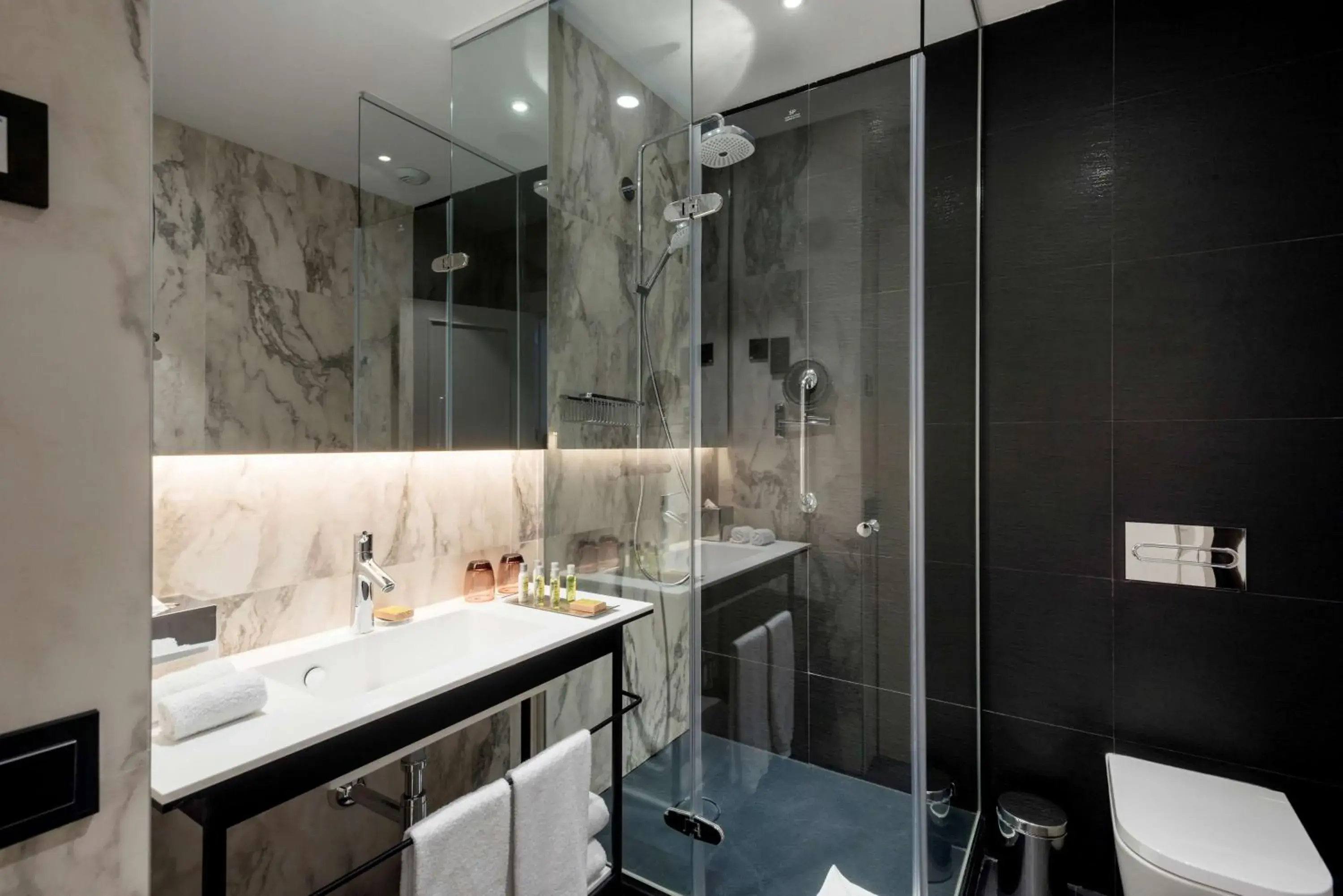 Bathroom in DoubleTree by Hilton Madrid-Prado