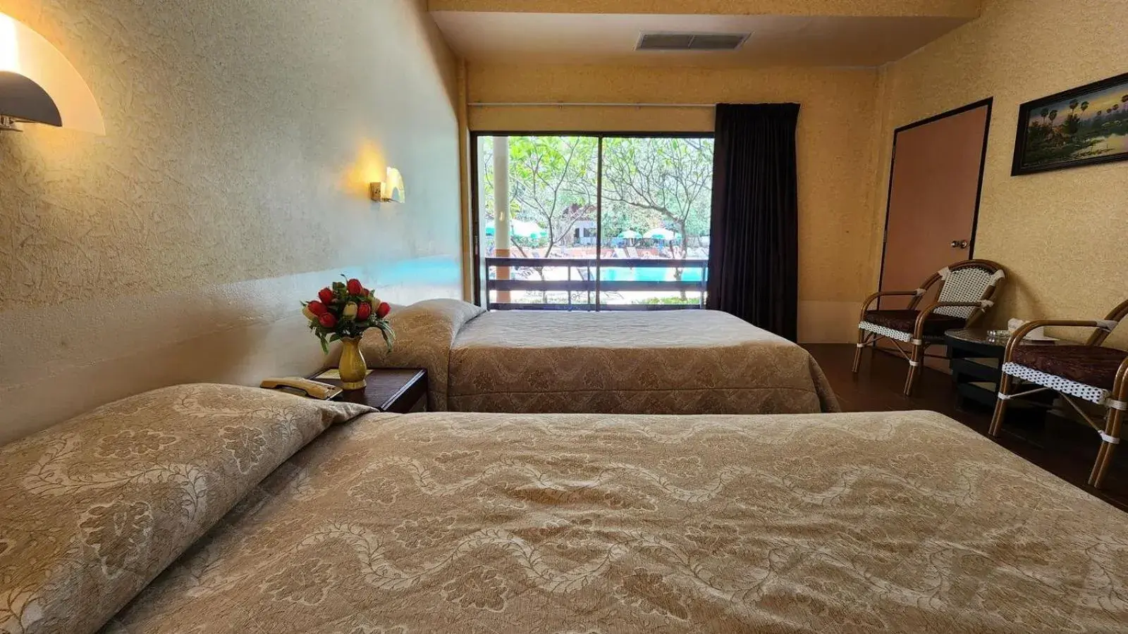Bed in Pattaya Garden Resort