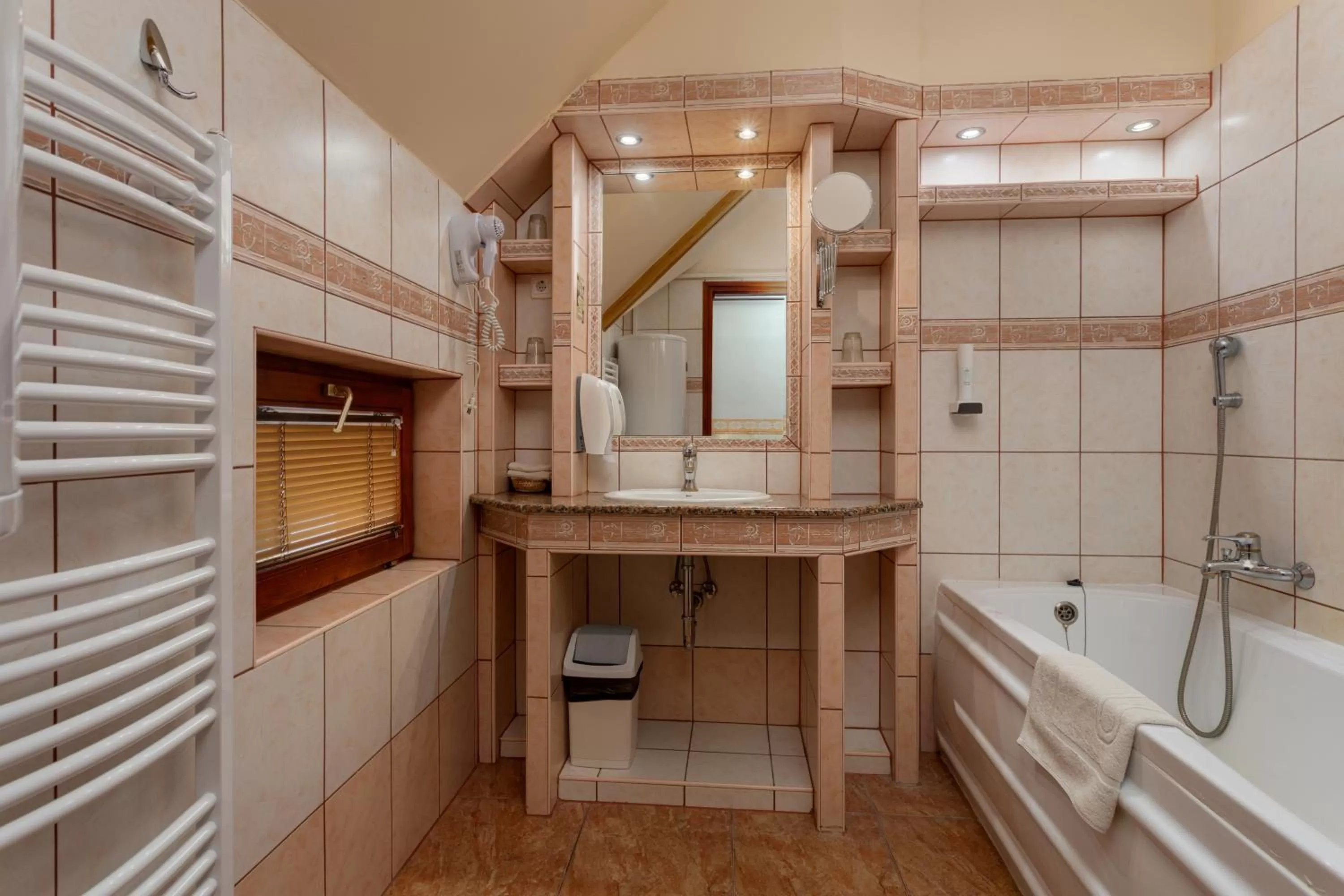 Bathroom in Illés Hotel