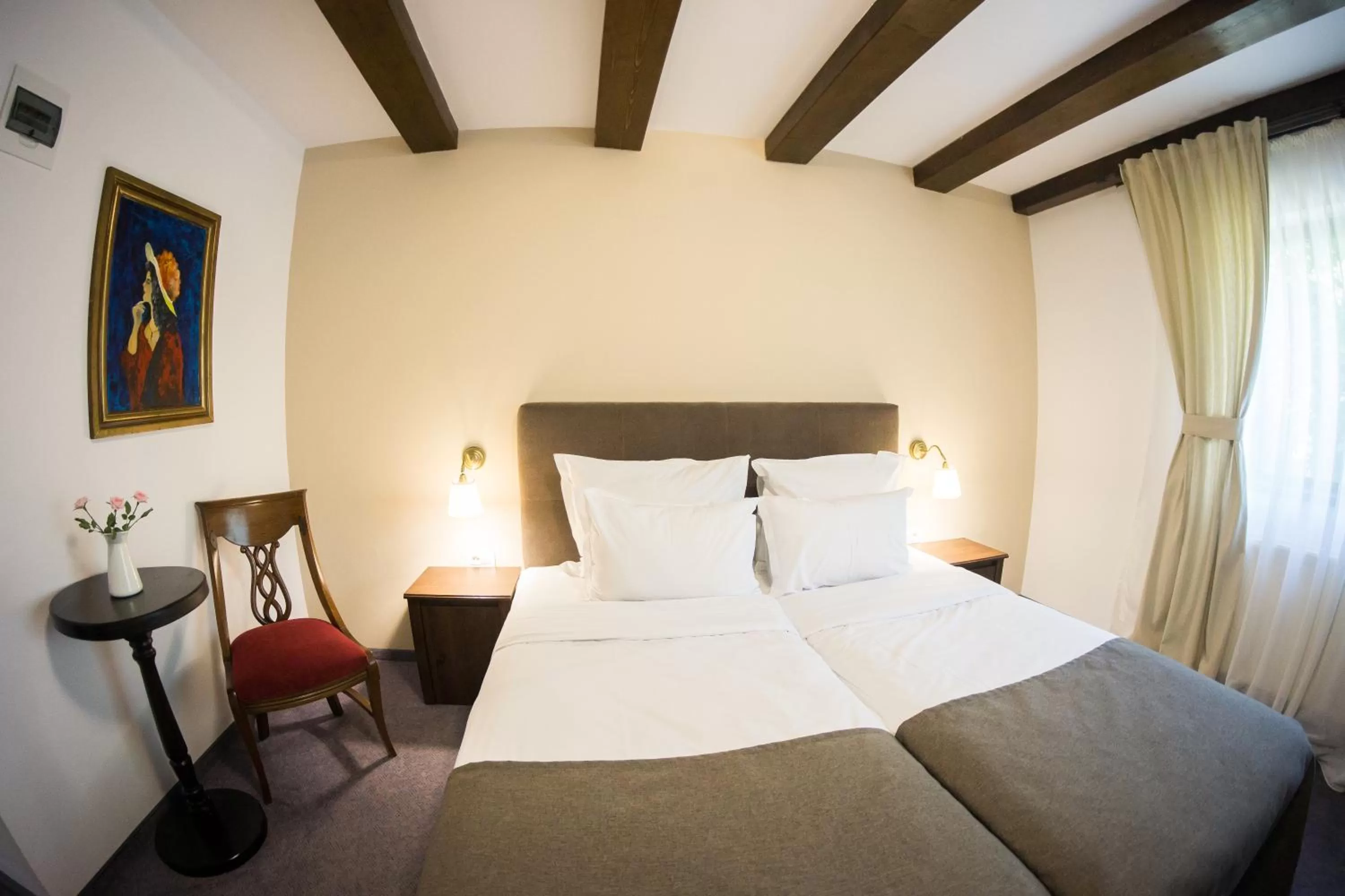 Photo of the whole room, Bed in Nest