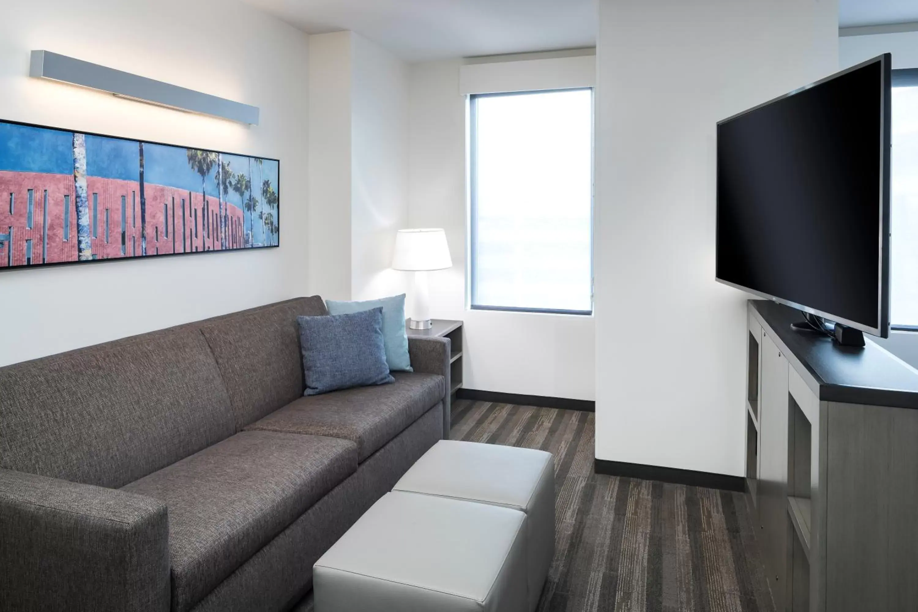 Living room, TV/Entertainment Center in Hyatt House Tempe Phoenix University